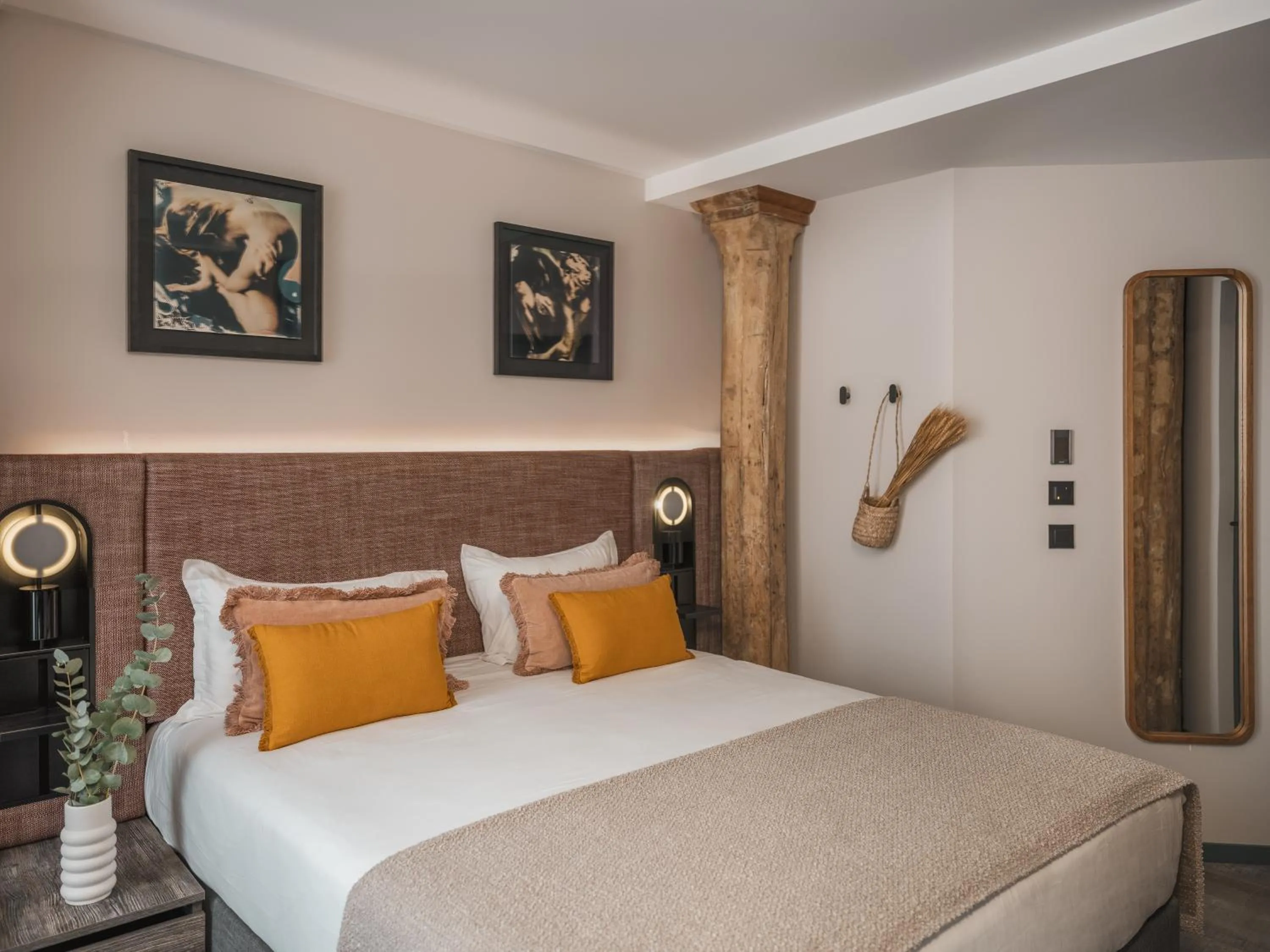 Bedroom, Bed in Boudoir des Muses