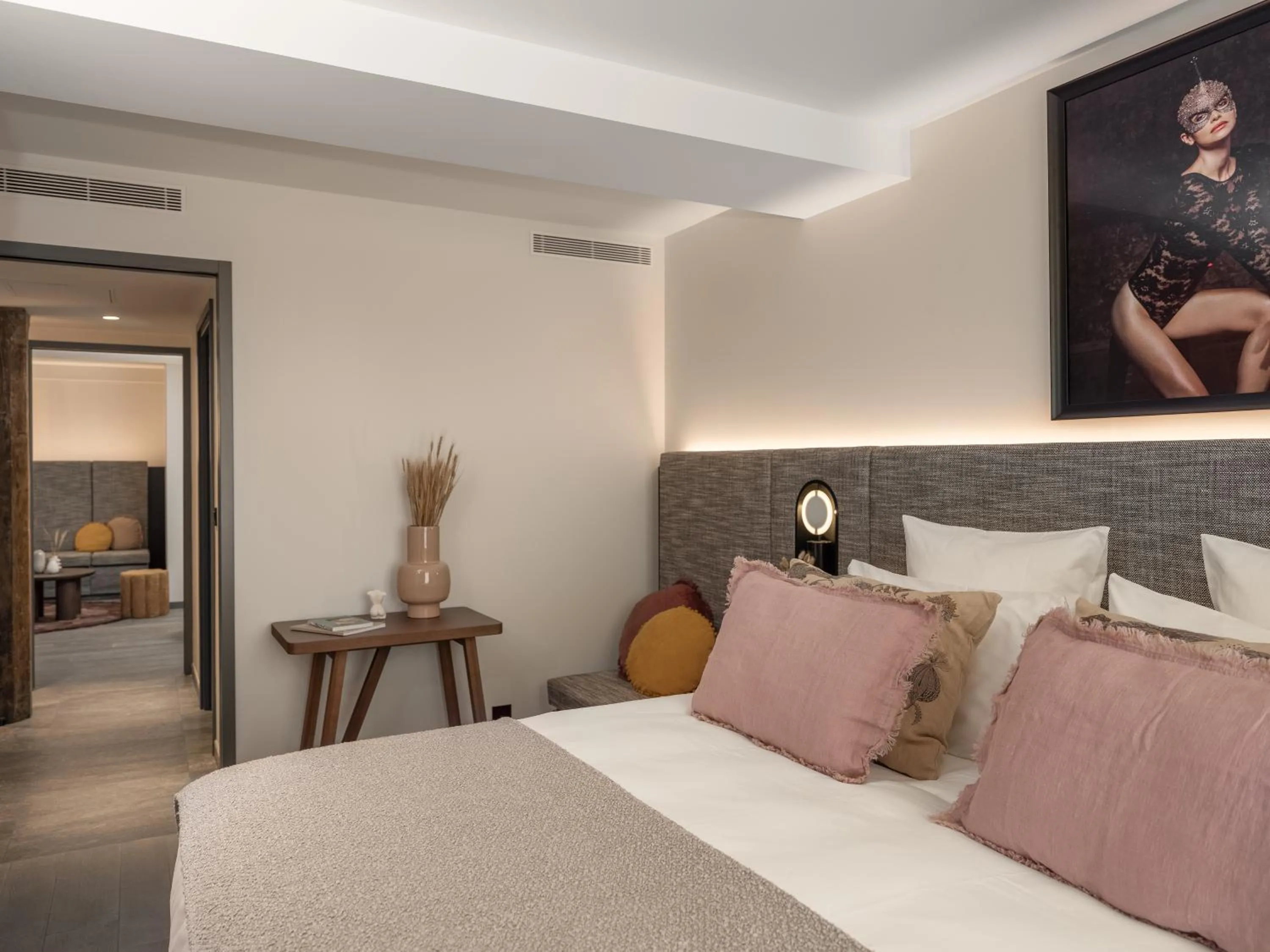 Bed in Boudoir des Muses