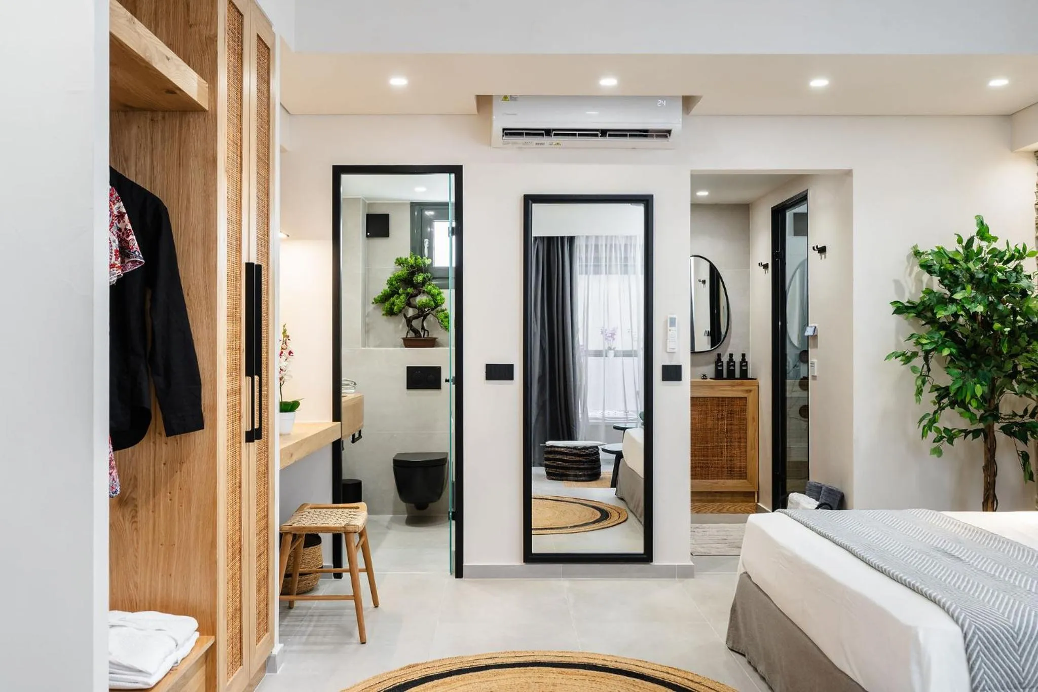Bathroom, Bed in Legato Spa Suites