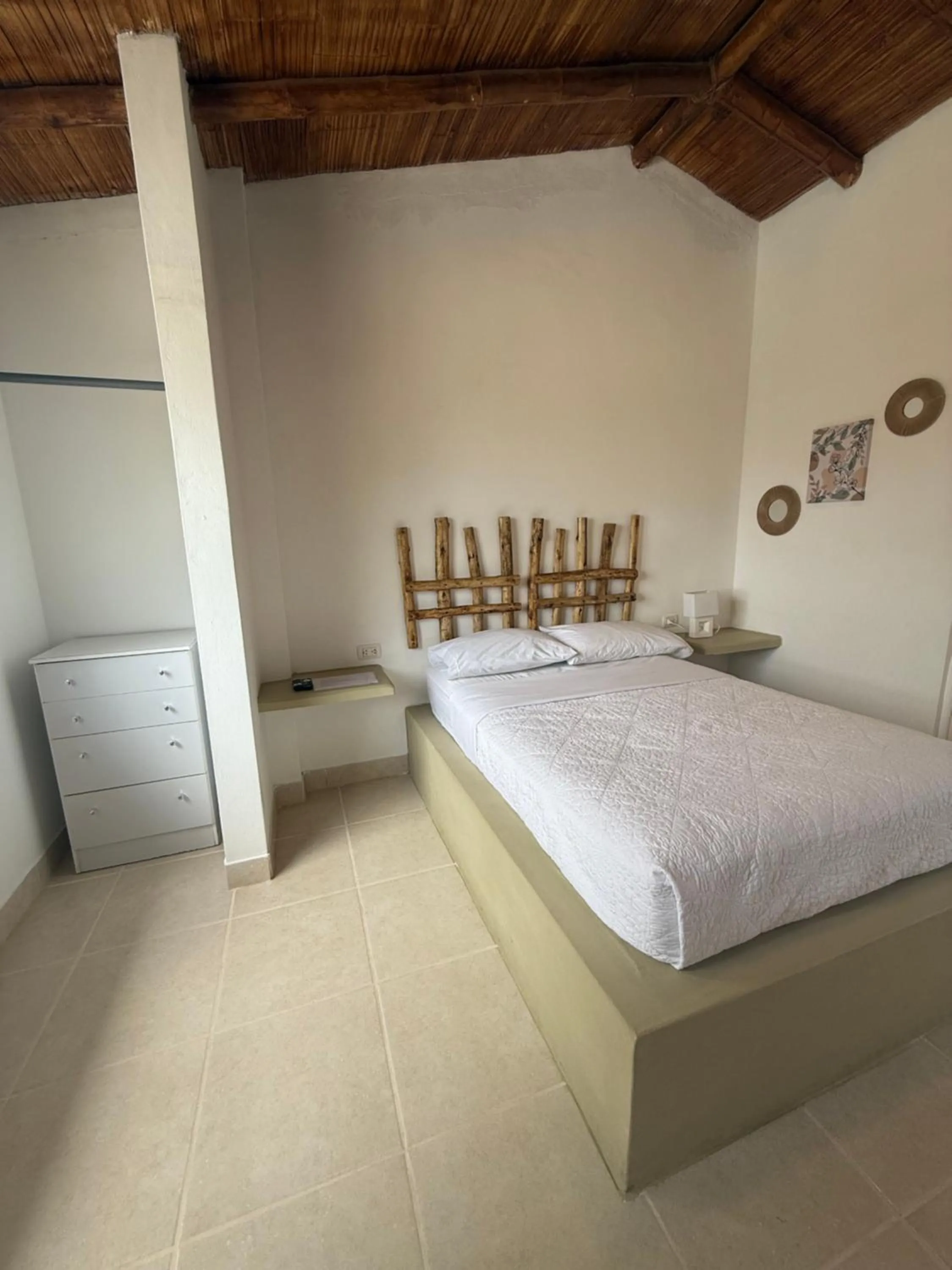 Photo of the whole room, Bed in Hotel Puerto Antiguo