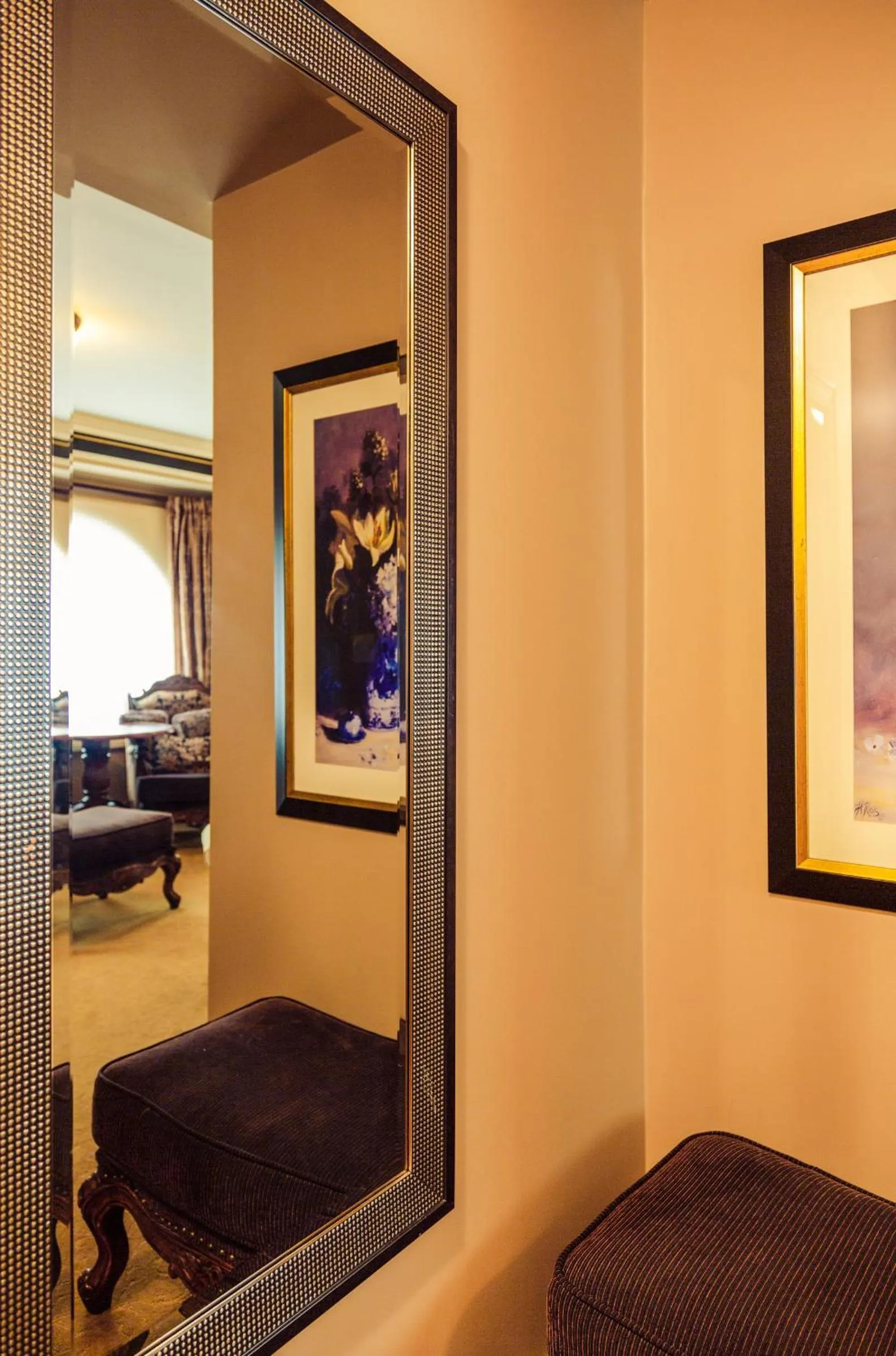 Decorative detail in Grant Hall Hotel