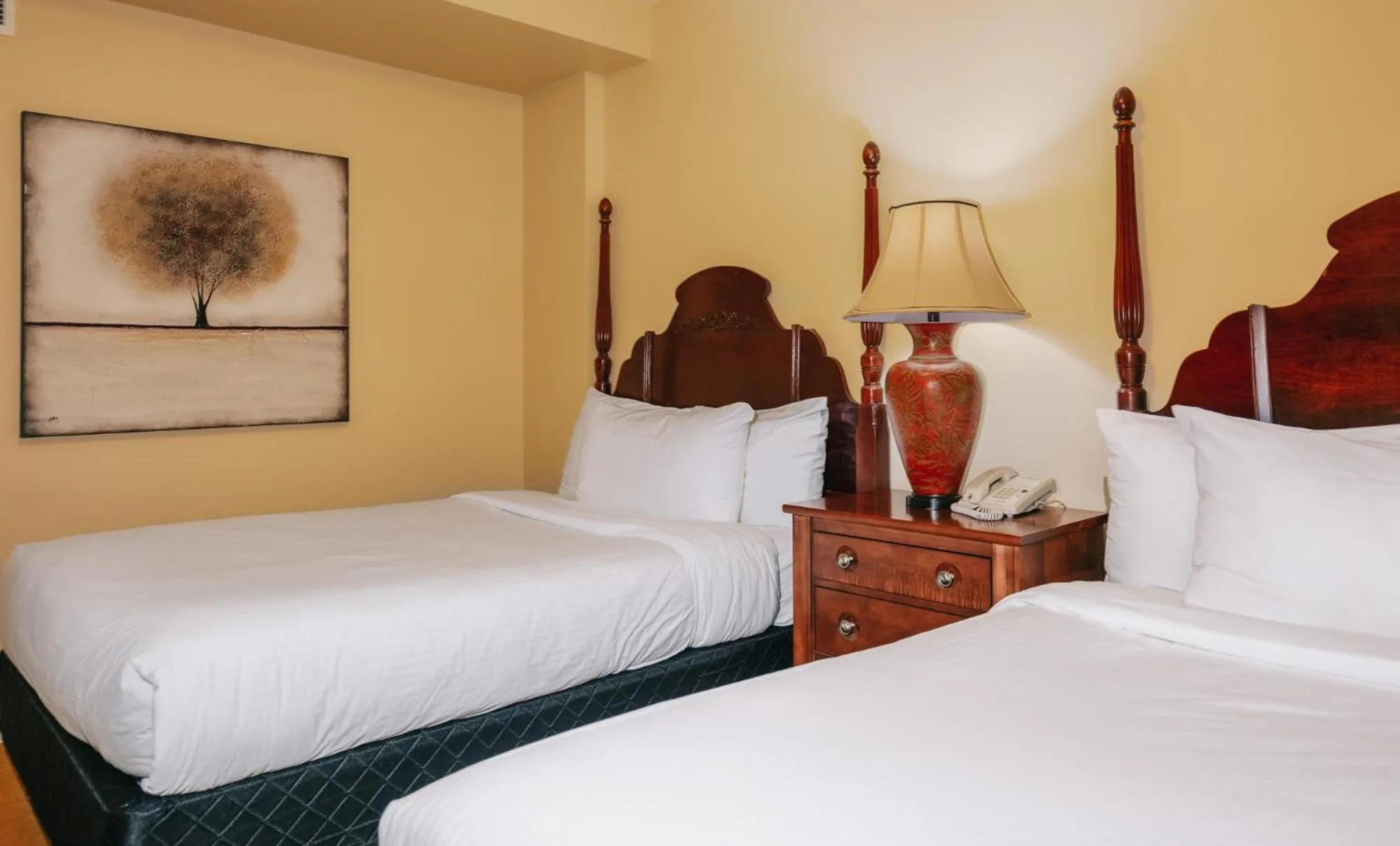 Bedroom, Bed in Grant Hall Hotel