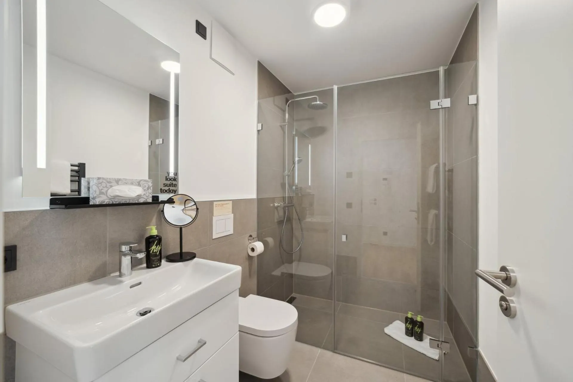 Shower in Limehome Nuremberg Celtisplatz