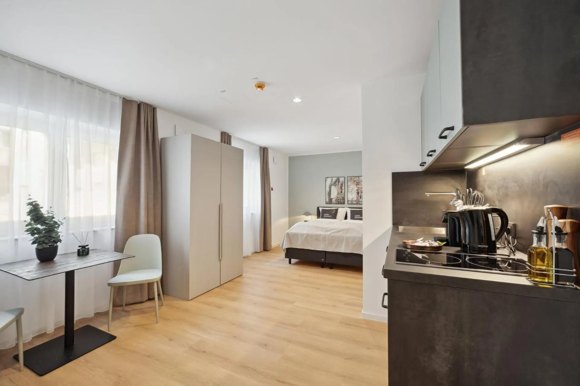 Coffee/tea facilities, Bed in Limehome Nuremberg Celtisplatz