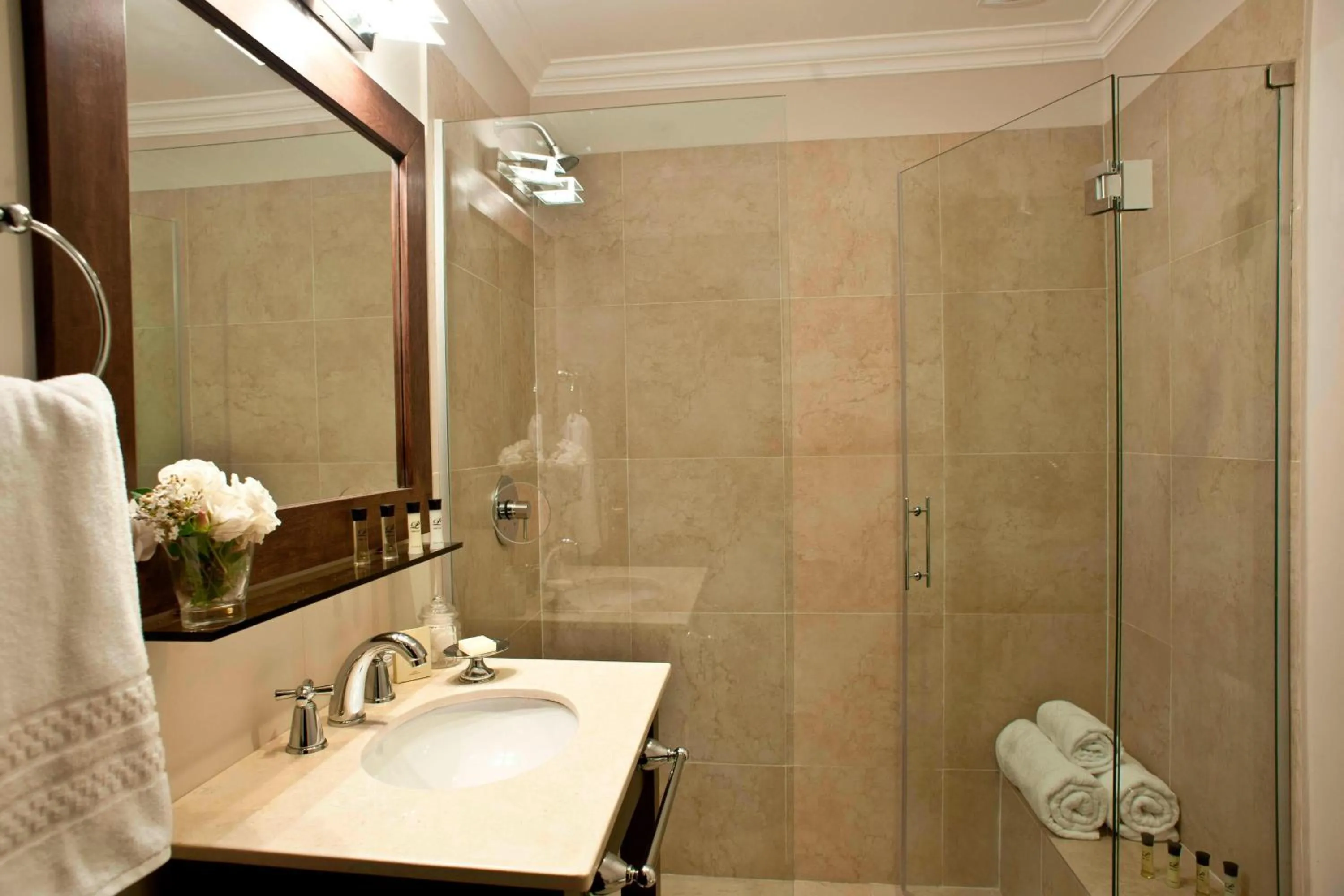 Bathroom in Arelauquen Lodge, a Tribute Portfolio Hotel