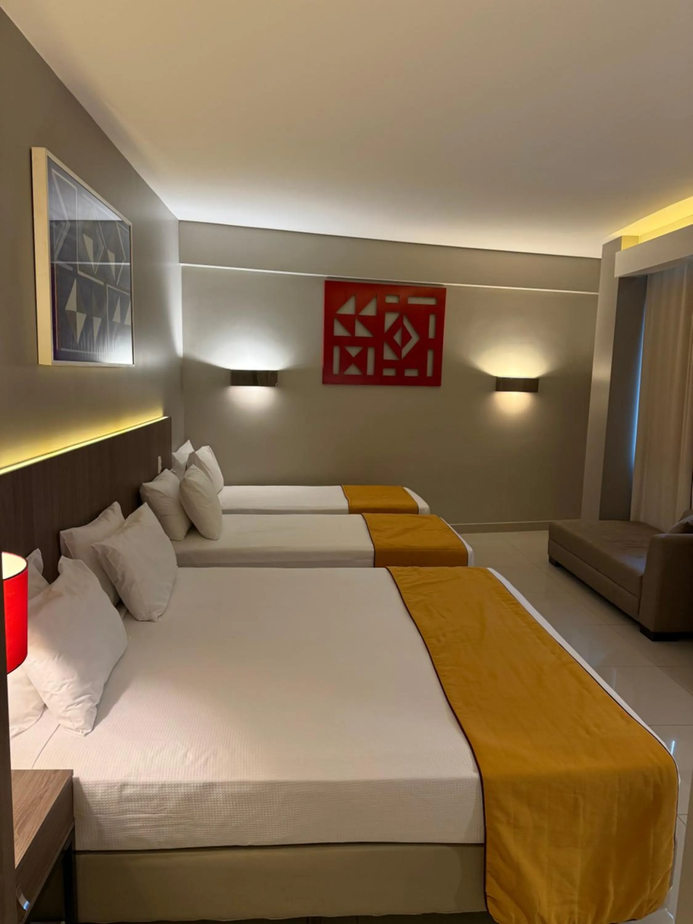 Photo of the whole room, Bed in San Diego Suites Veredas Sete Lagoas