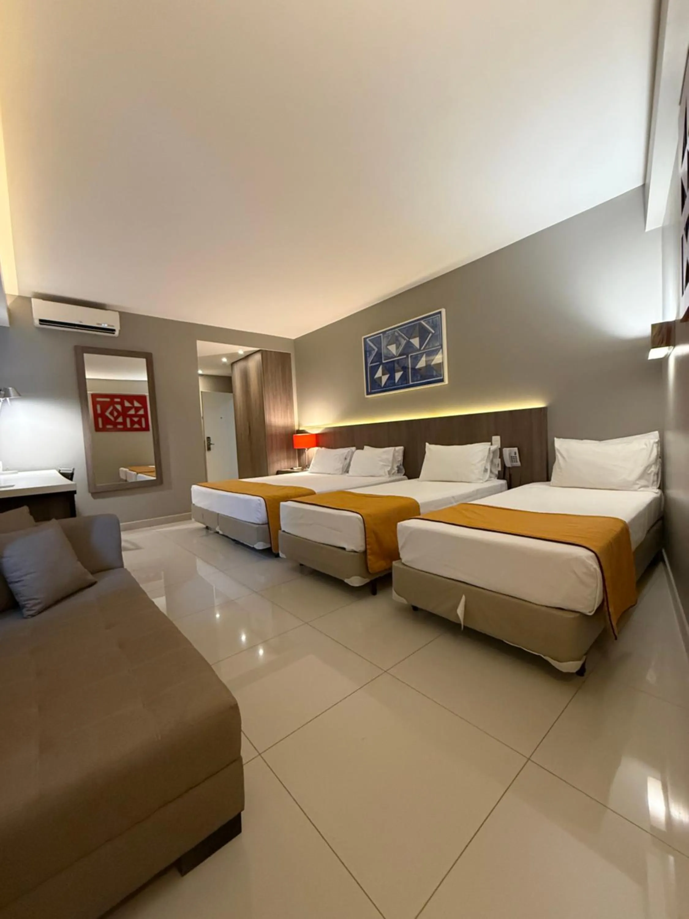 Photo of the whole room, Bed in San Diego Suites Veredas Sete Lagoas