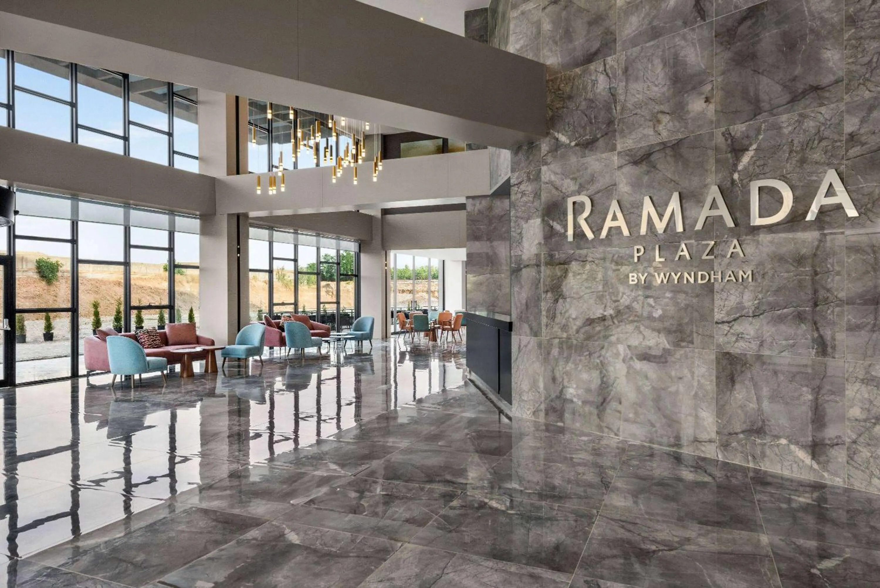 Lobby or reception in Ramada Plaza By Wyndham Batman