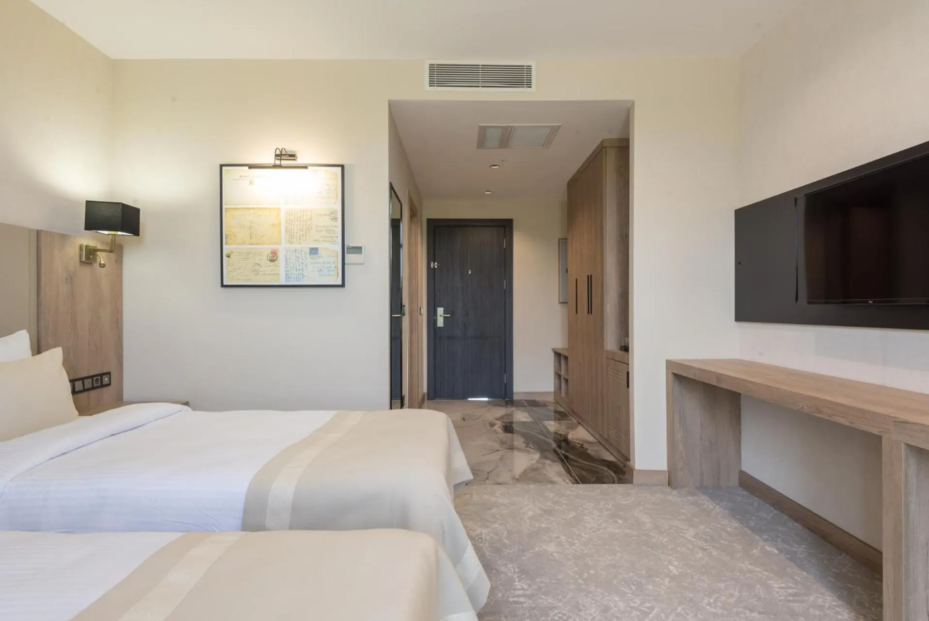 Bedroom, Bed in Ramada Plaza By Wyndham Batman