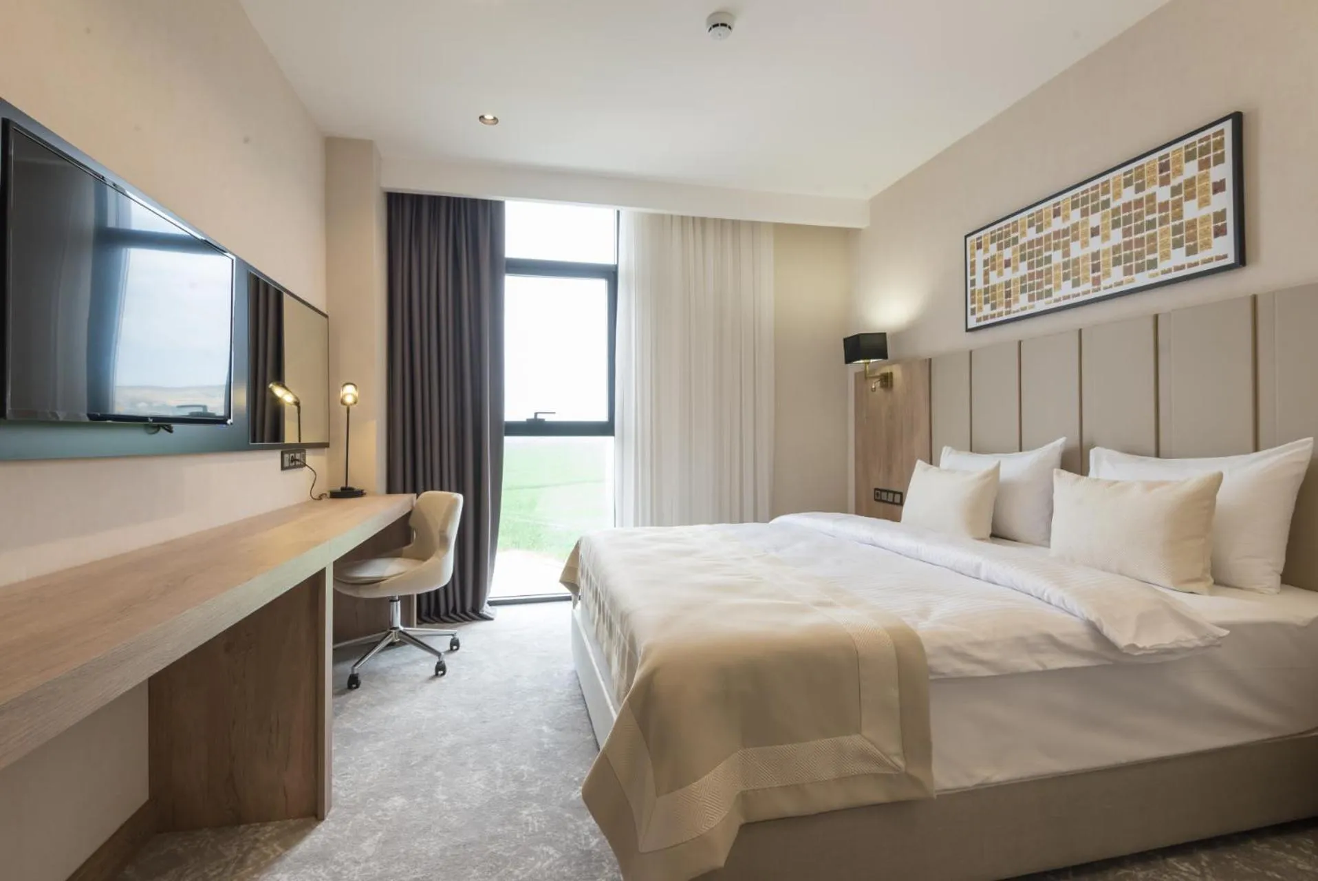 Bedroom, Bed in Ramada Plaza By Wyndham Batman