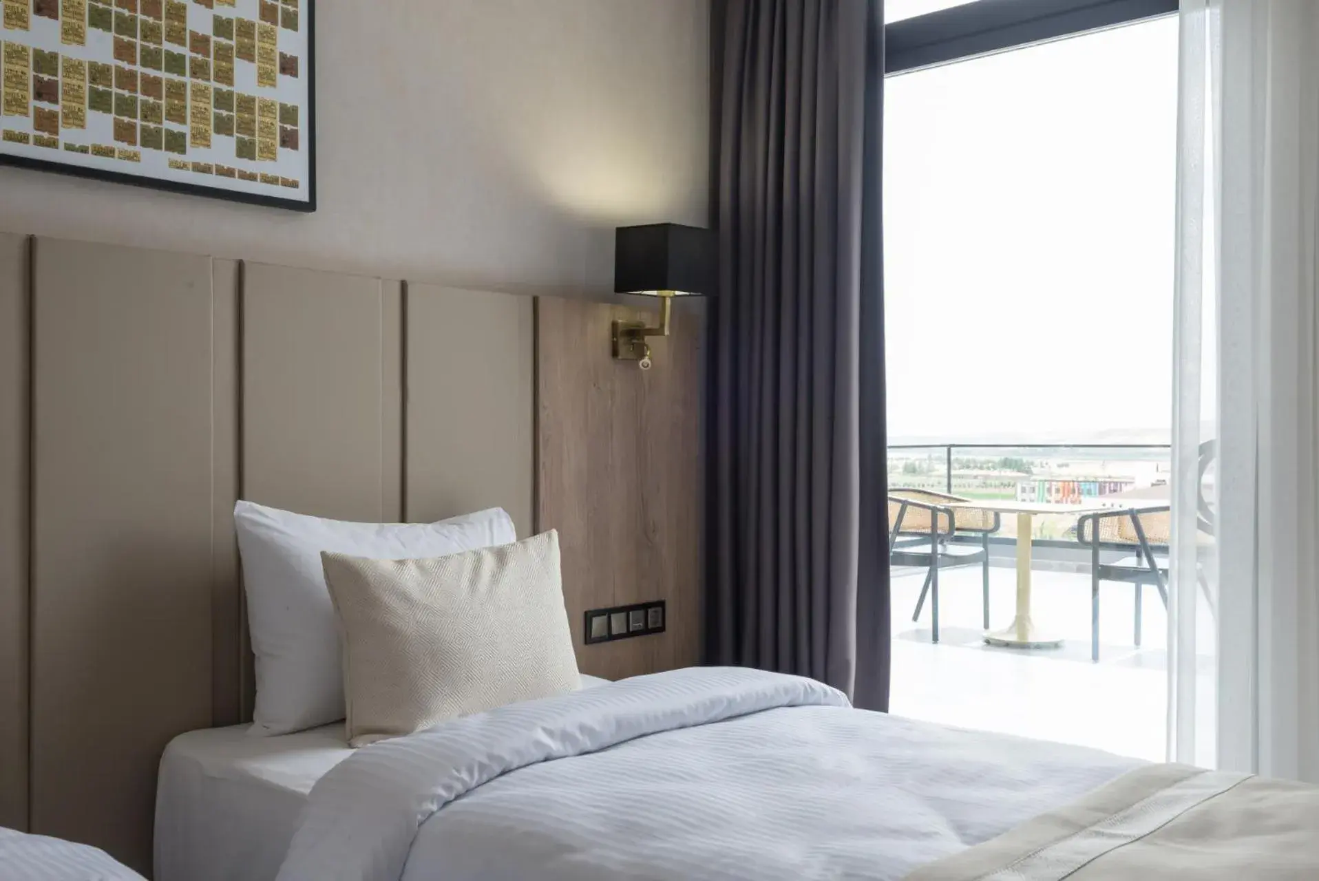 Room with Two Single Beds, City View, Balcony - single occupancy in Ramada Plaza By Wyndham Batman Room with Two Single Beds, City View, Balcony - single occupancy in Ramada Plaza By Wyndham Batman