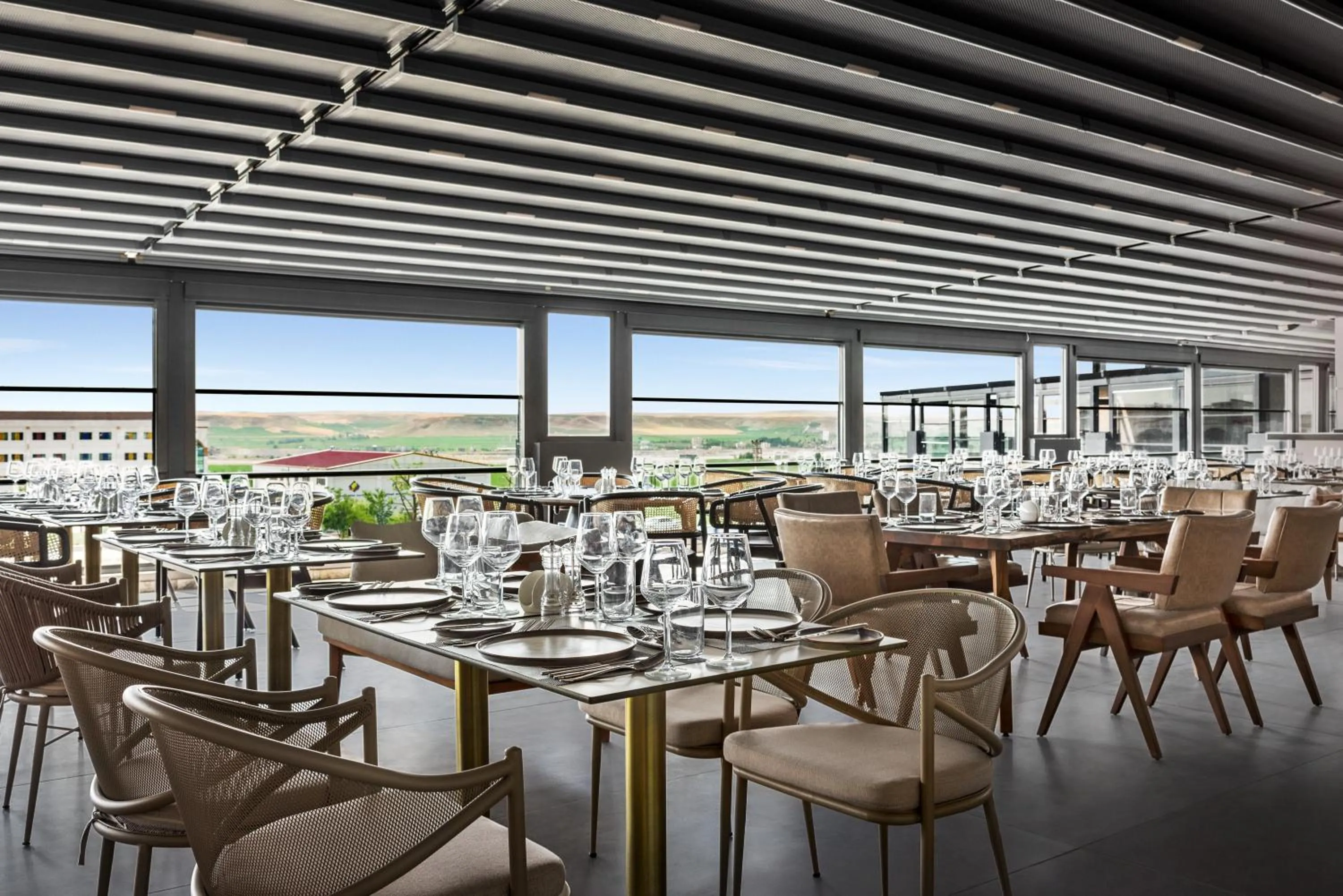 Restaurant/places to eat in Ramada Plaza By Wyndham Batman