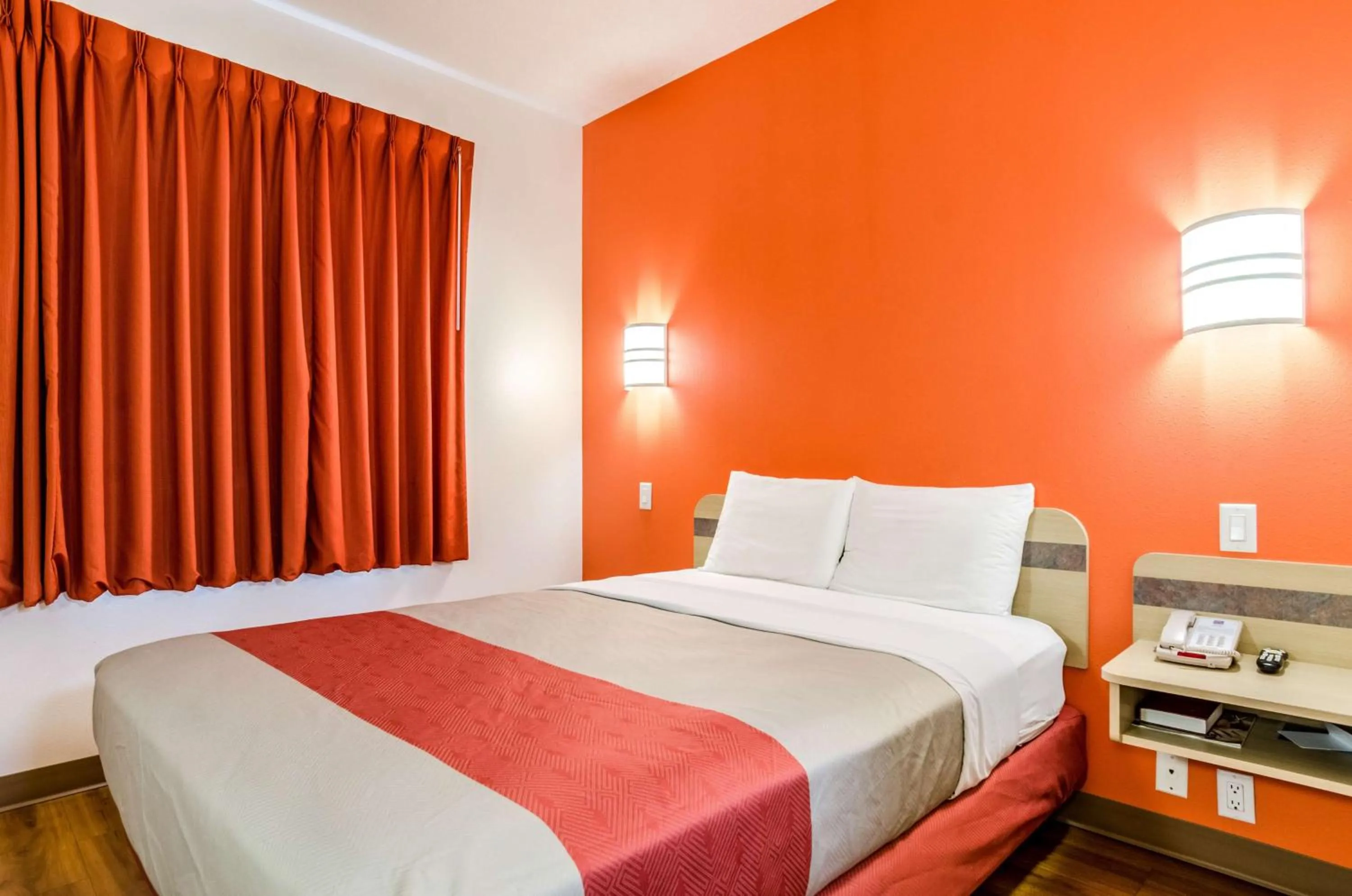 Photo of the whole room, Bed in Motel 6-Kearney, NE