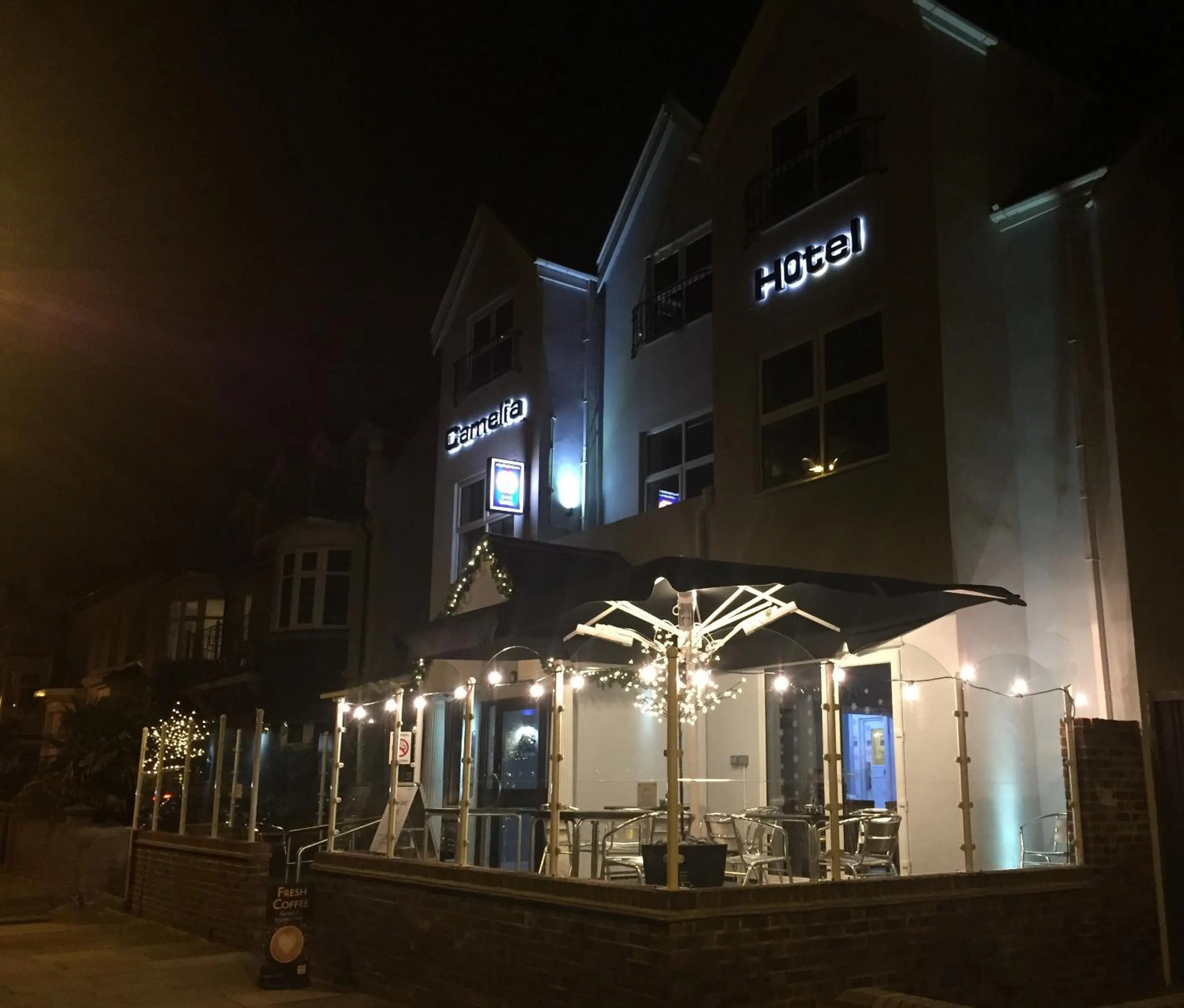 Facade/entrance in Camelia Hotel