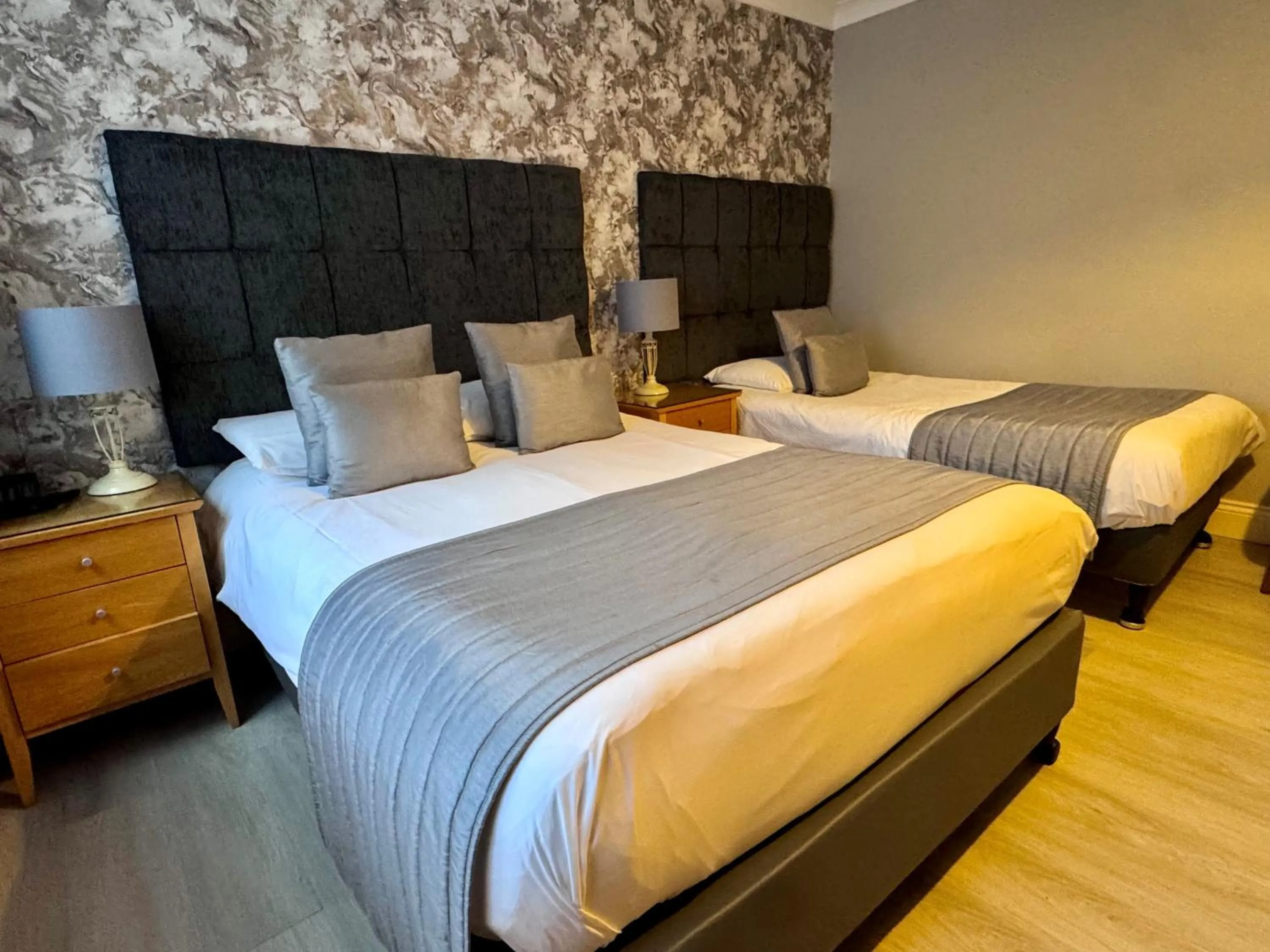 Bedroom, Bed in Camelia Hotel