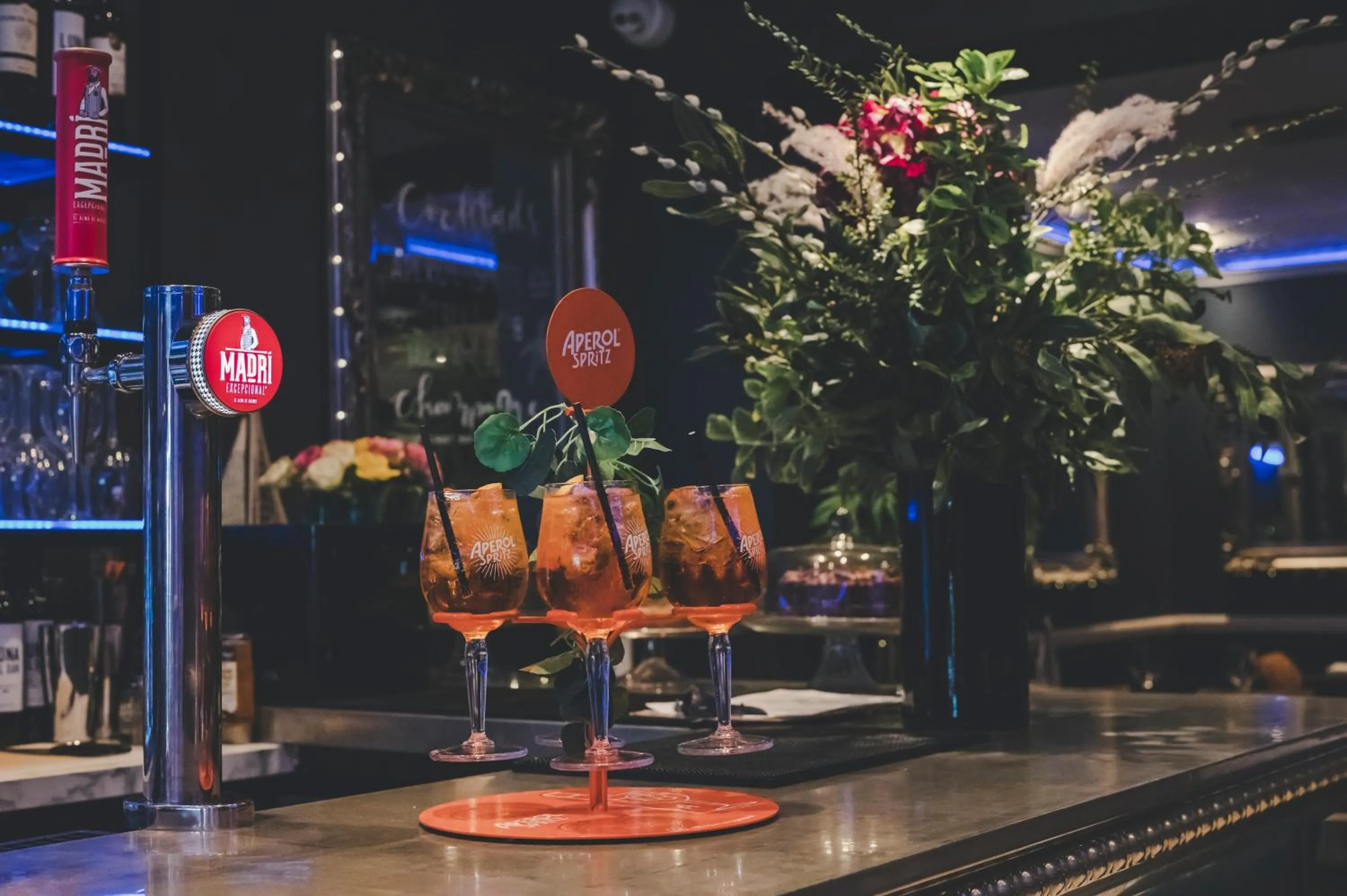 Restaurant/places to eat in Camelia Hotel