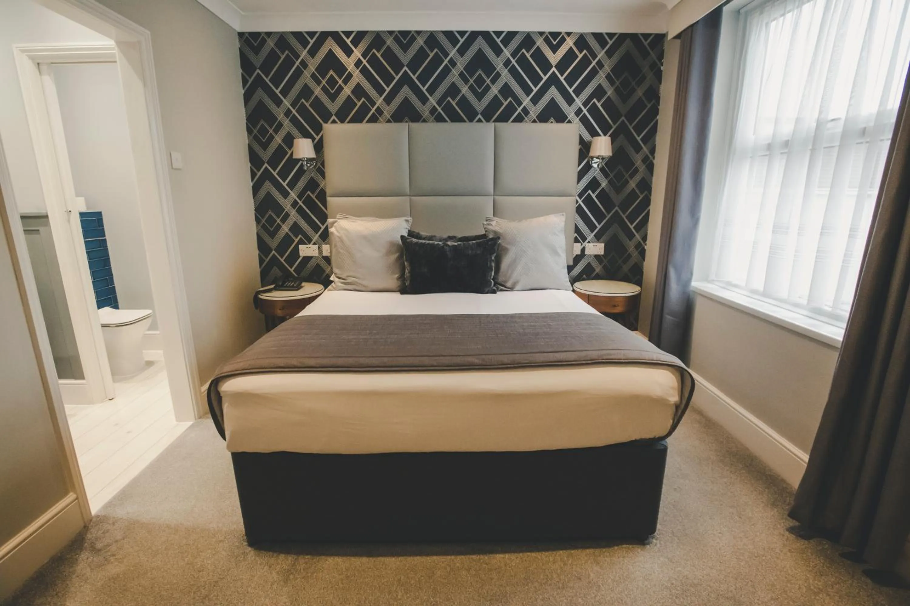 Bedroom, Bed in Camelia Hotel