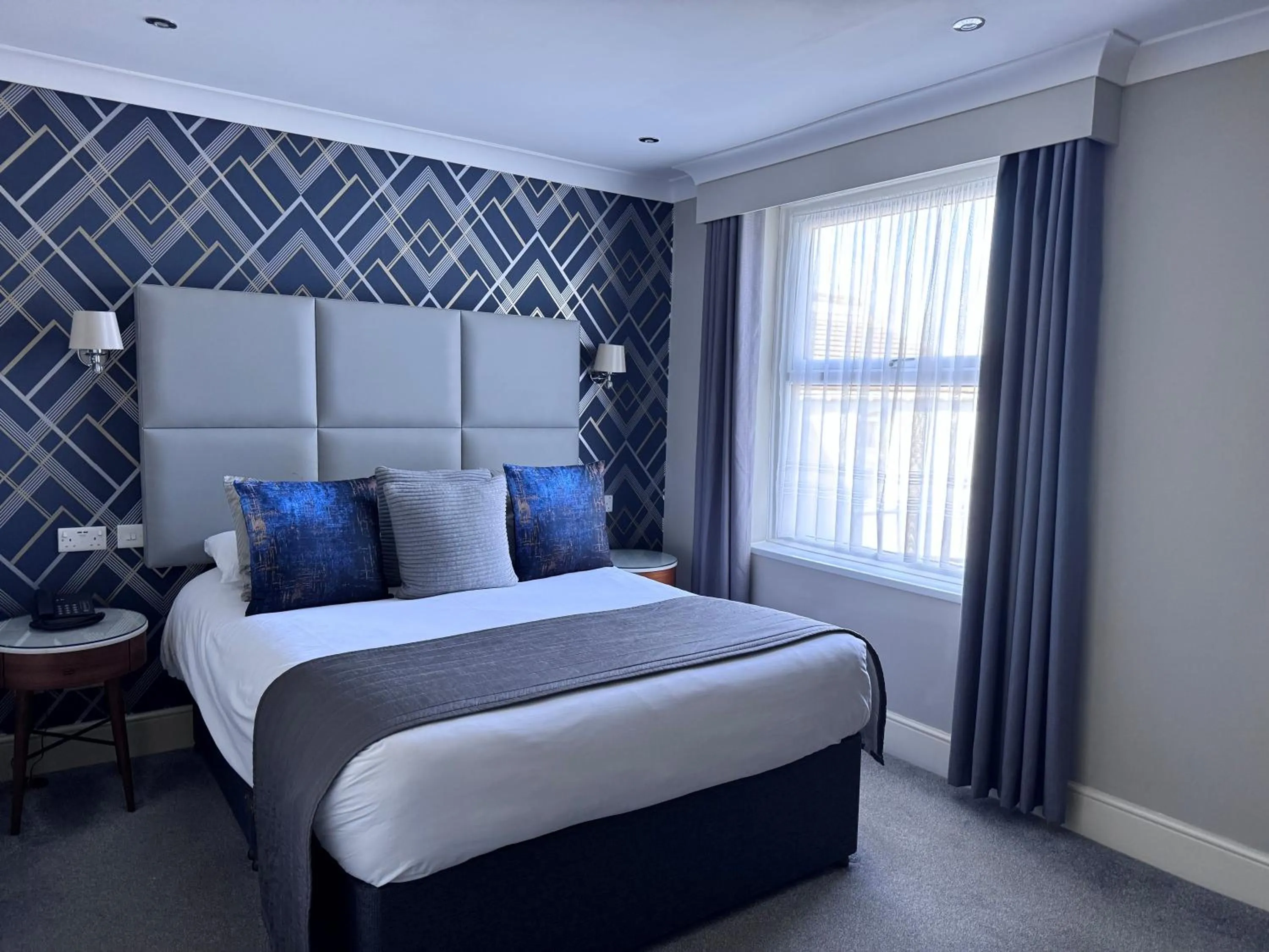 Bedroom, Bed in Camelia Hotel