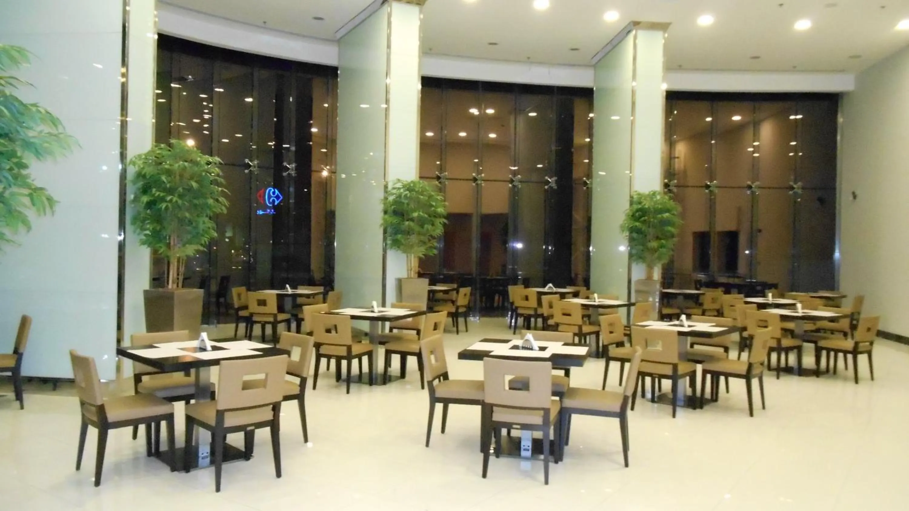 Restaurant/places to eat in Grand Mayral Hotel