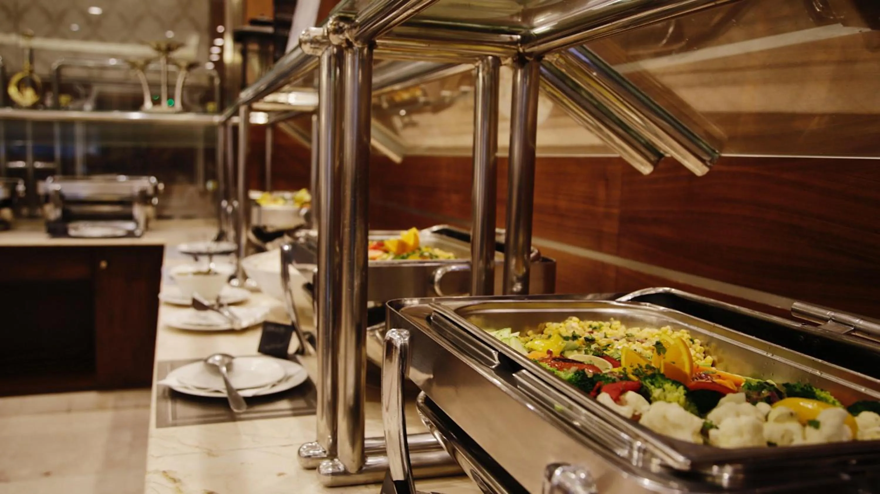 Food and drinks in Nozol Royal Inn Hotel