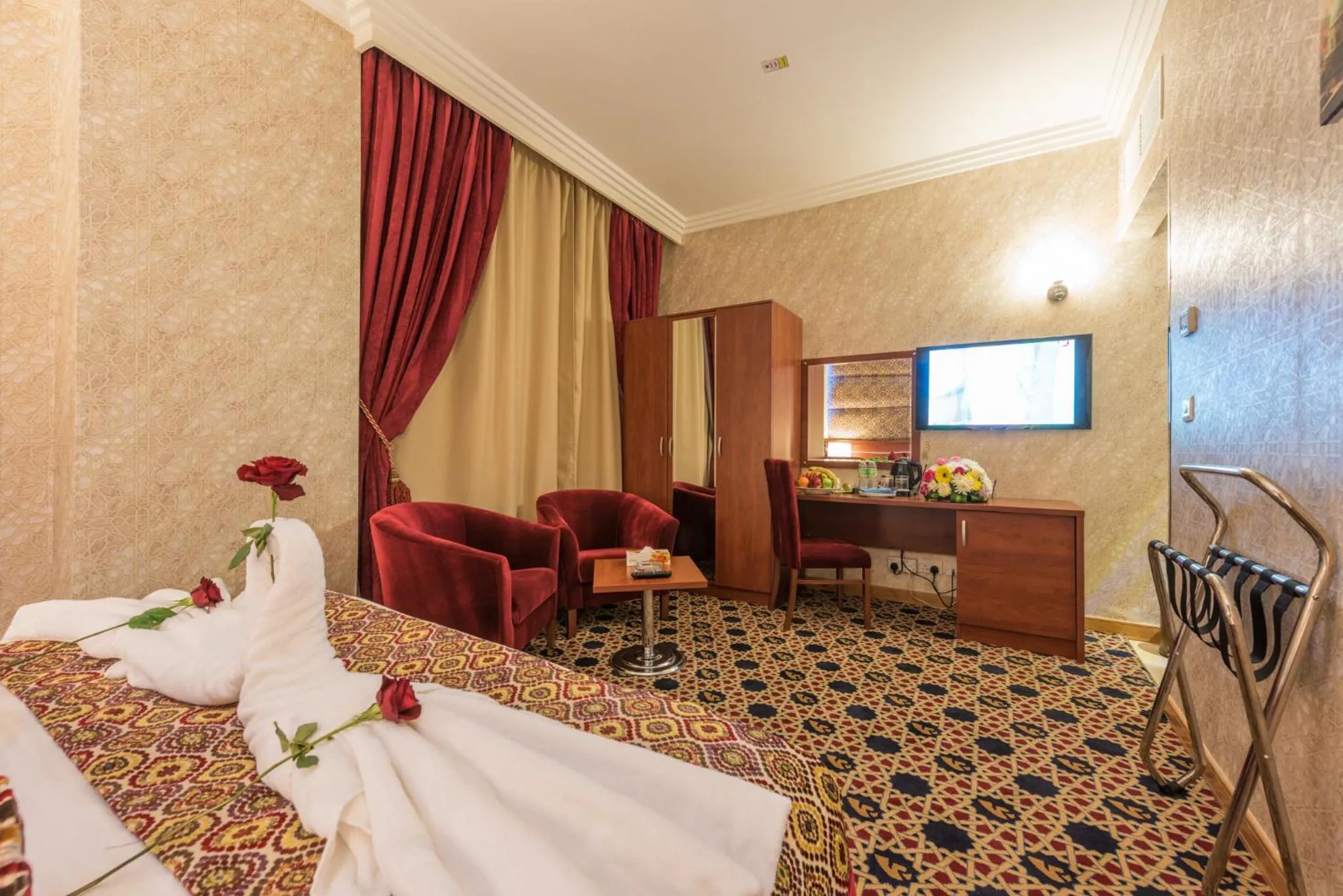 Photo of the whole room, Bed in Nusk Al Madinah