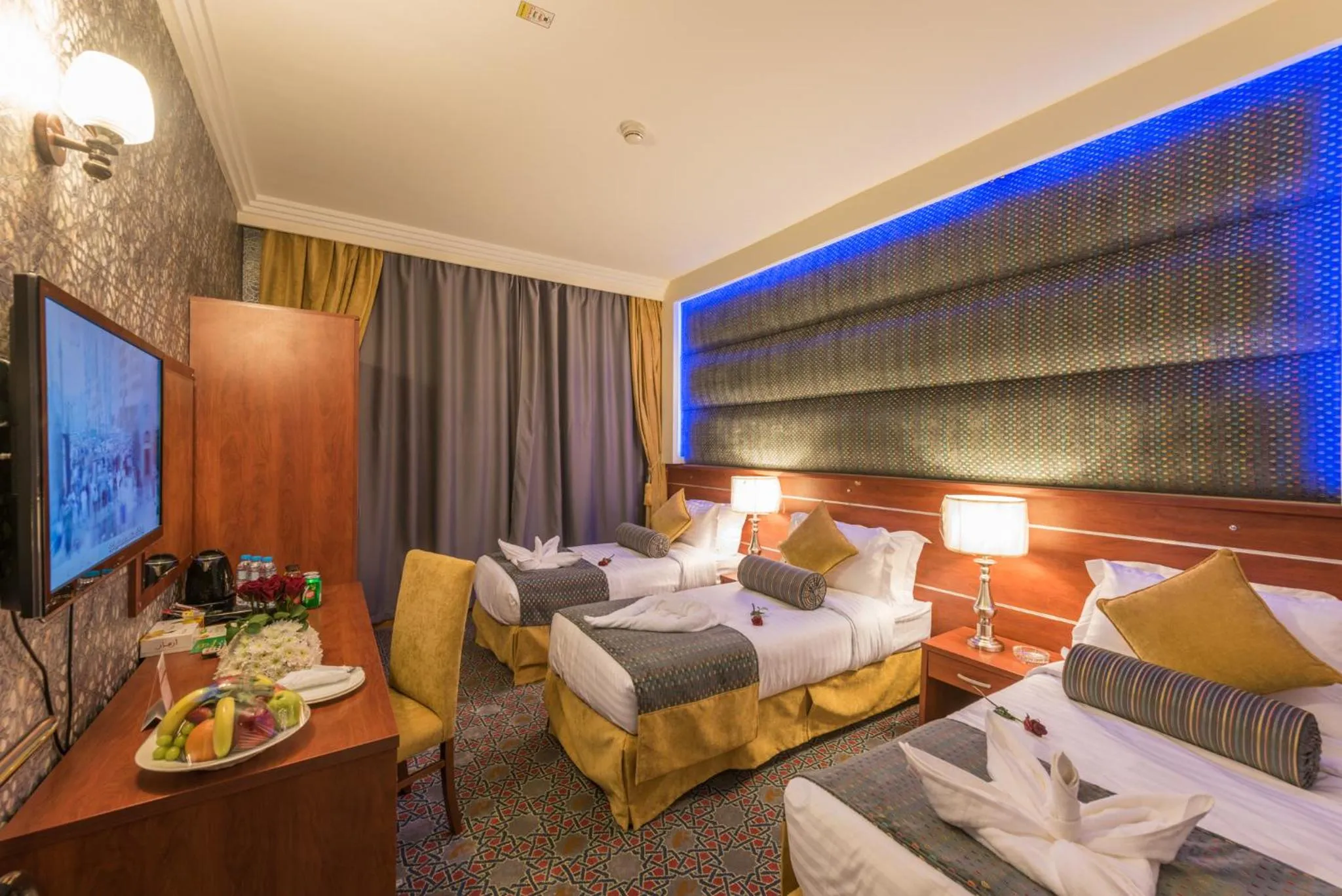 Living room, Bed in Nusk Al Madinah