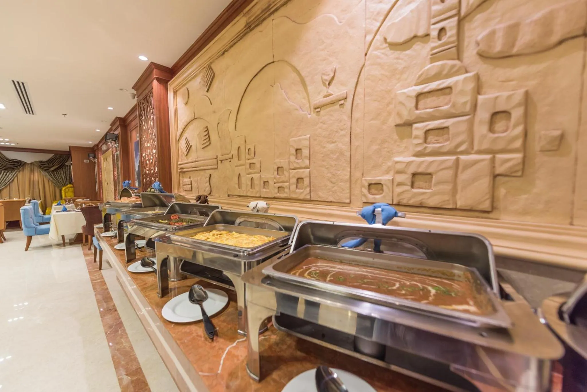 Restaurant/places to eat in Nusk Al Madinah