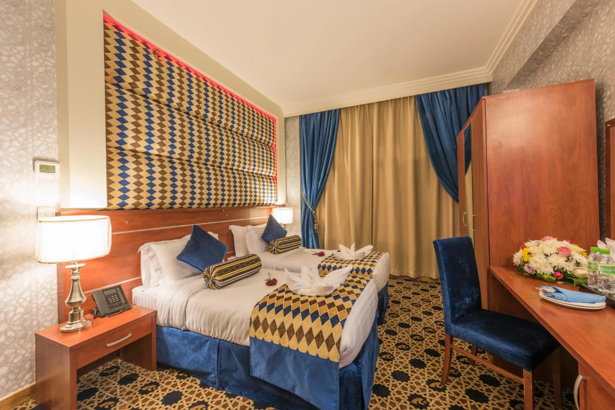 Photo of the whole room, Bed in Nusk Al Madinah