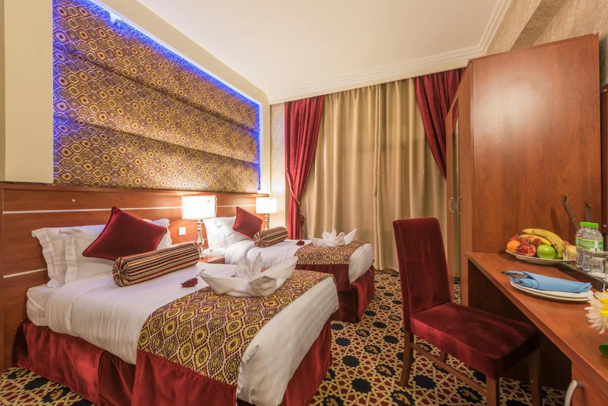 Living room, Bed in Nusk Al Madinah