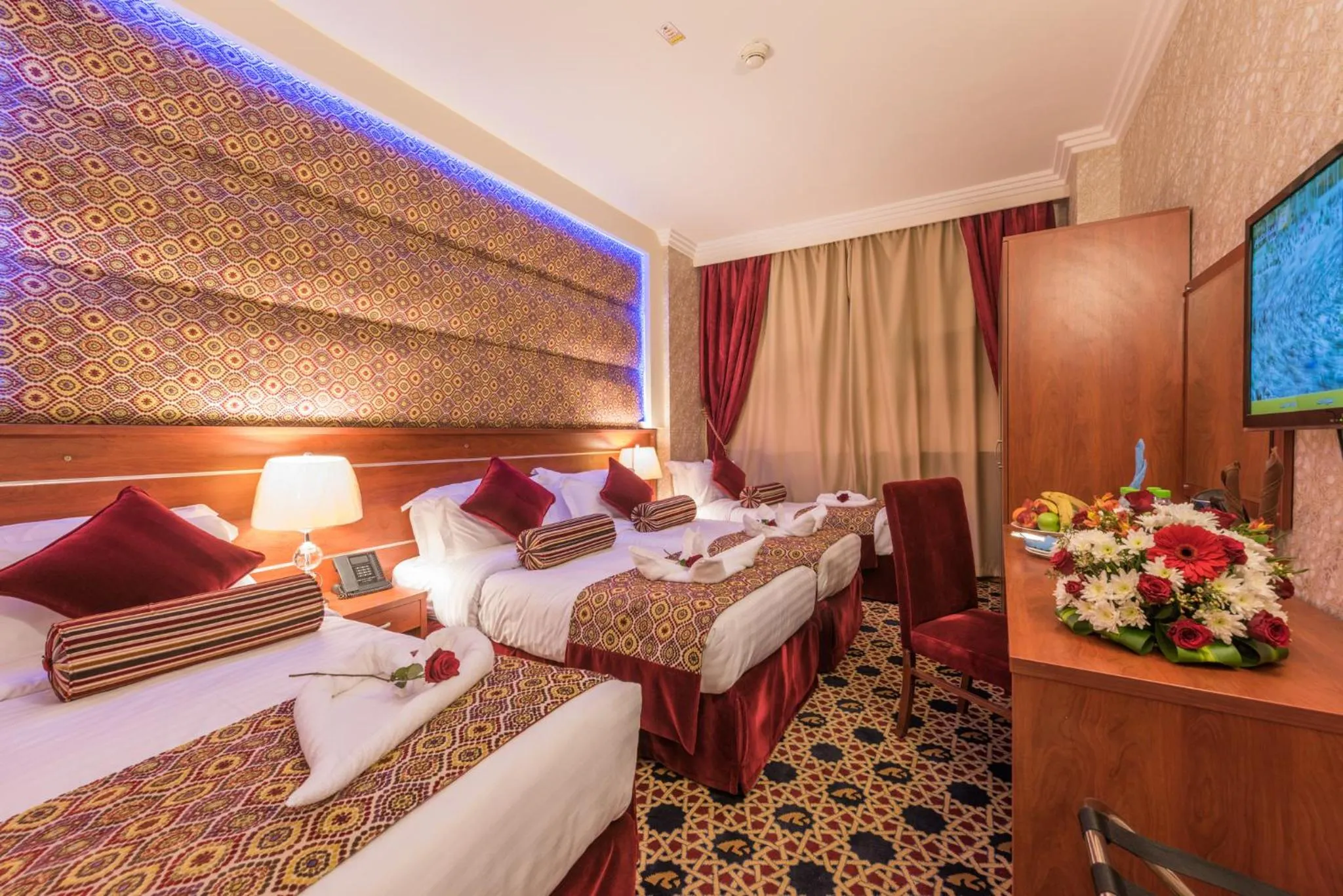 Photo of the whole room, Bed in Nusk Al Madinah