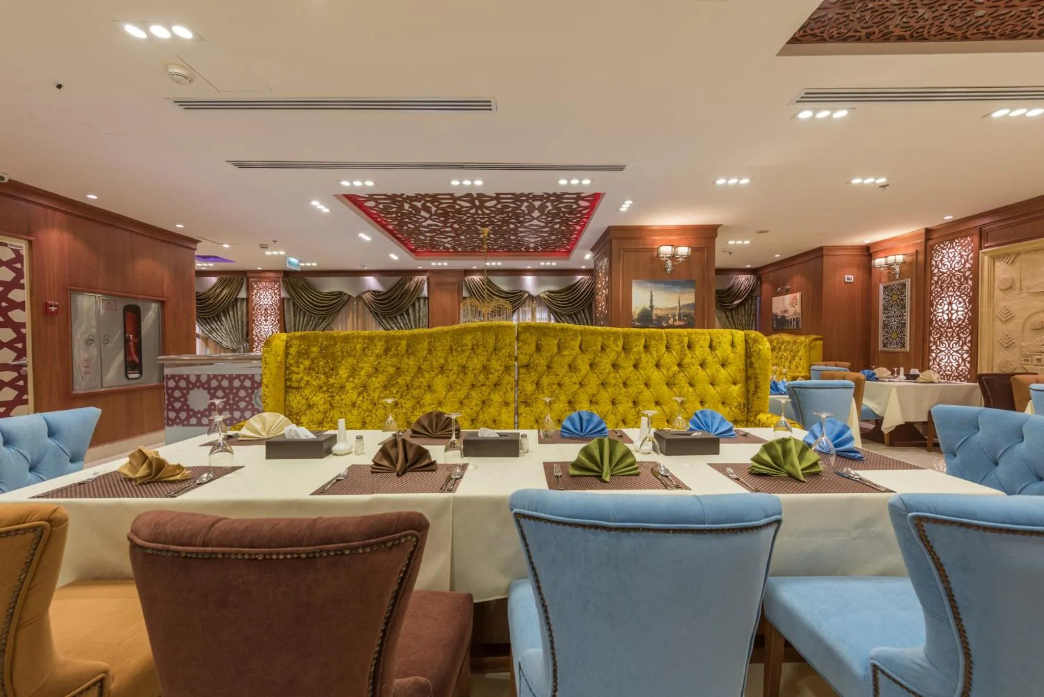 Restaurant/places to eat in Nusk Al Madinah