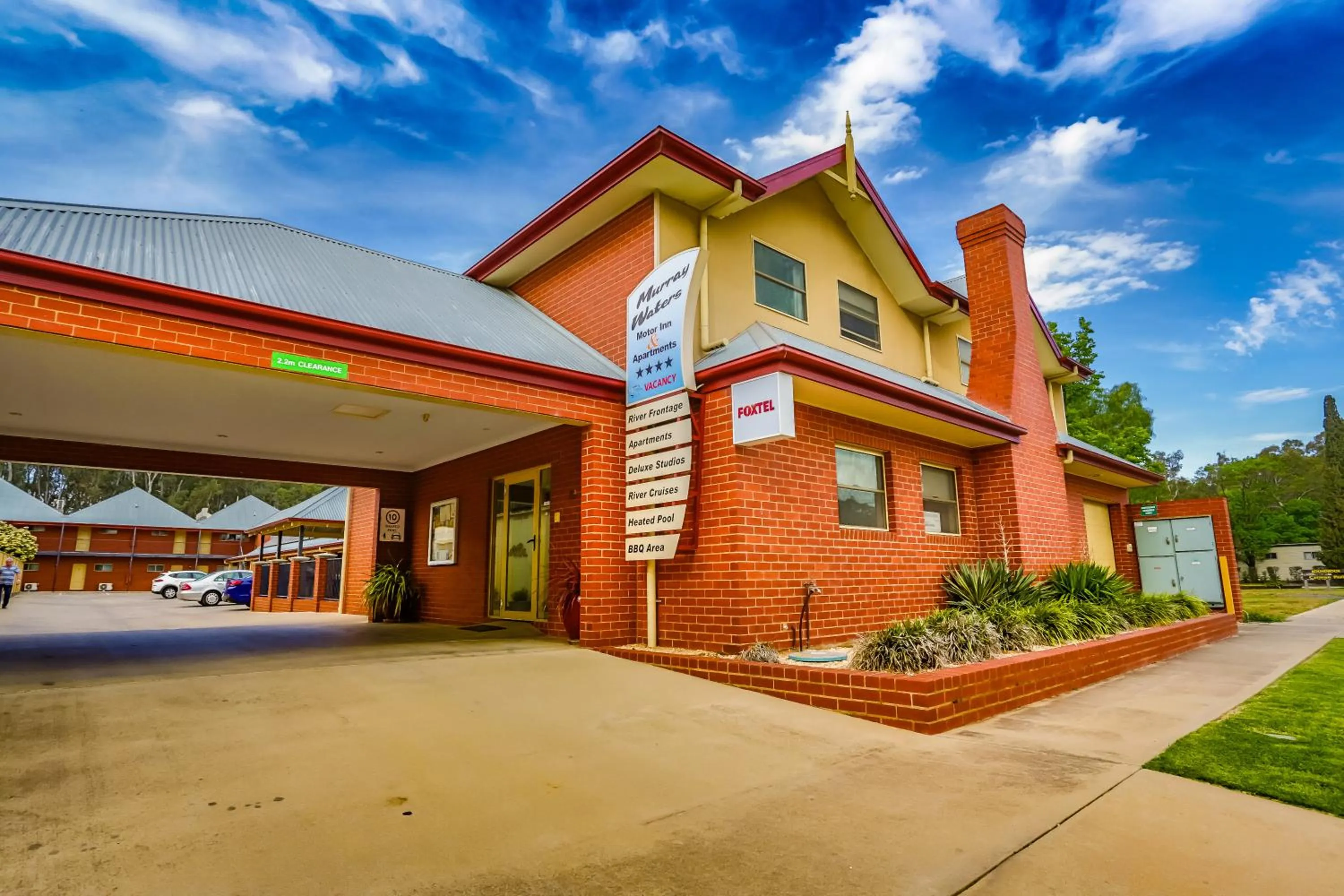 Property building in Murray Waters Motor Inn & Apartments