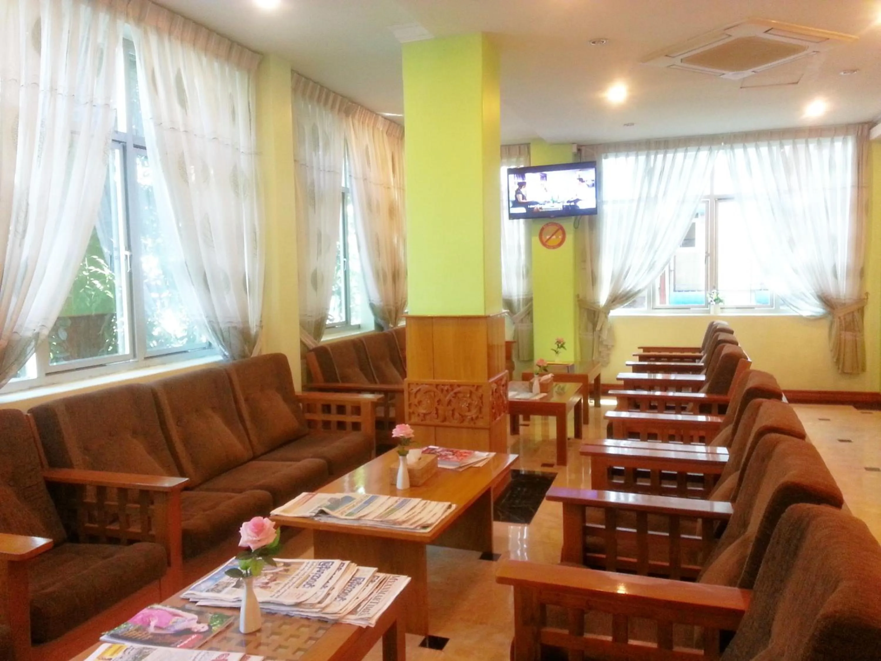 Lobby or reception in Grand Laurel Hotel