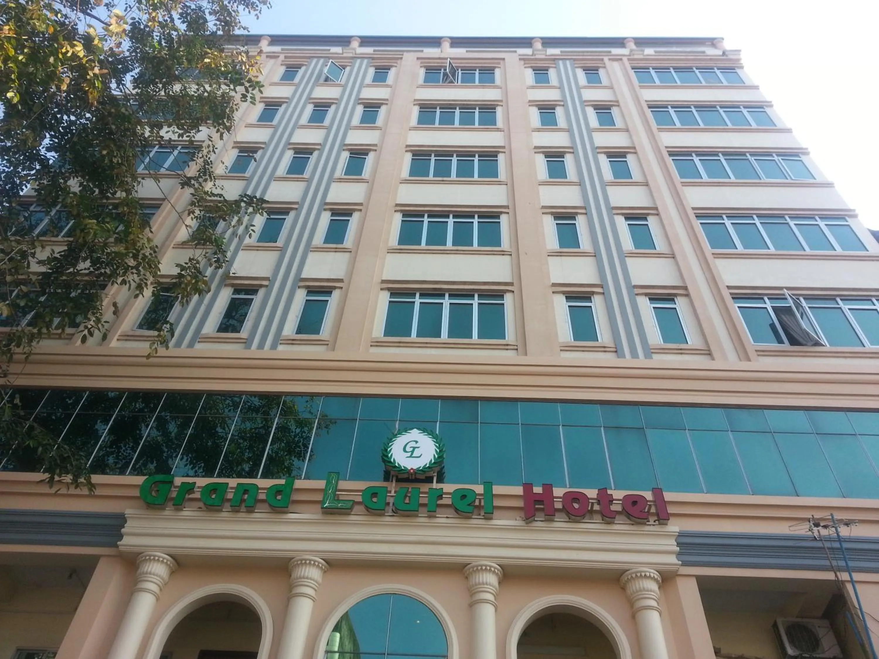 Facade/entrance in Grand Laurel Hotel