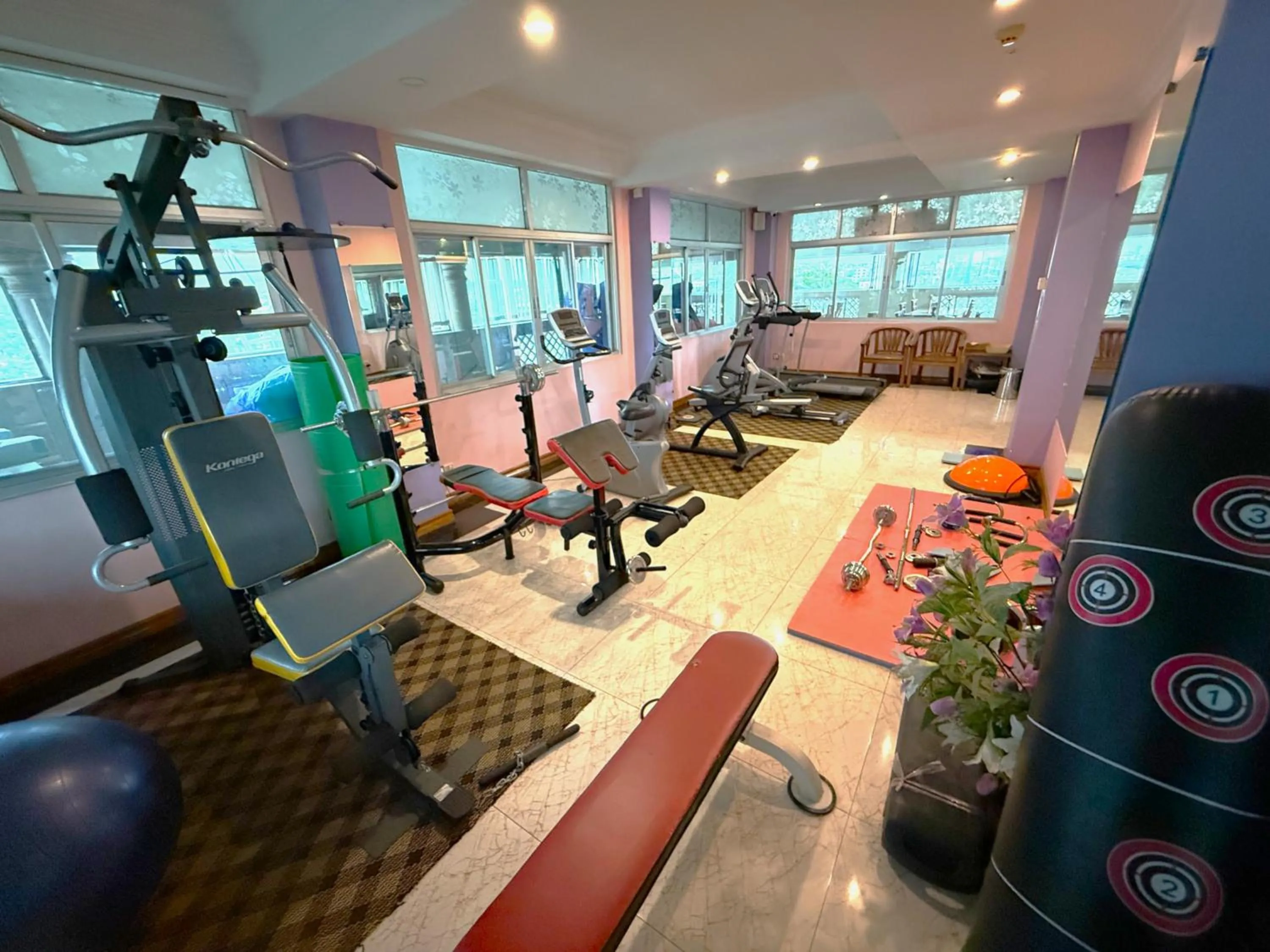 Fitness centre/facilities in Grand Laurel Hotel