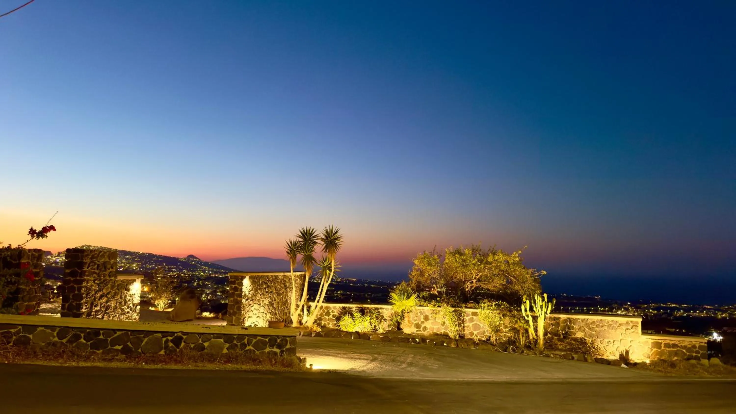 Natural landscape in Salida Del Sol Santorini