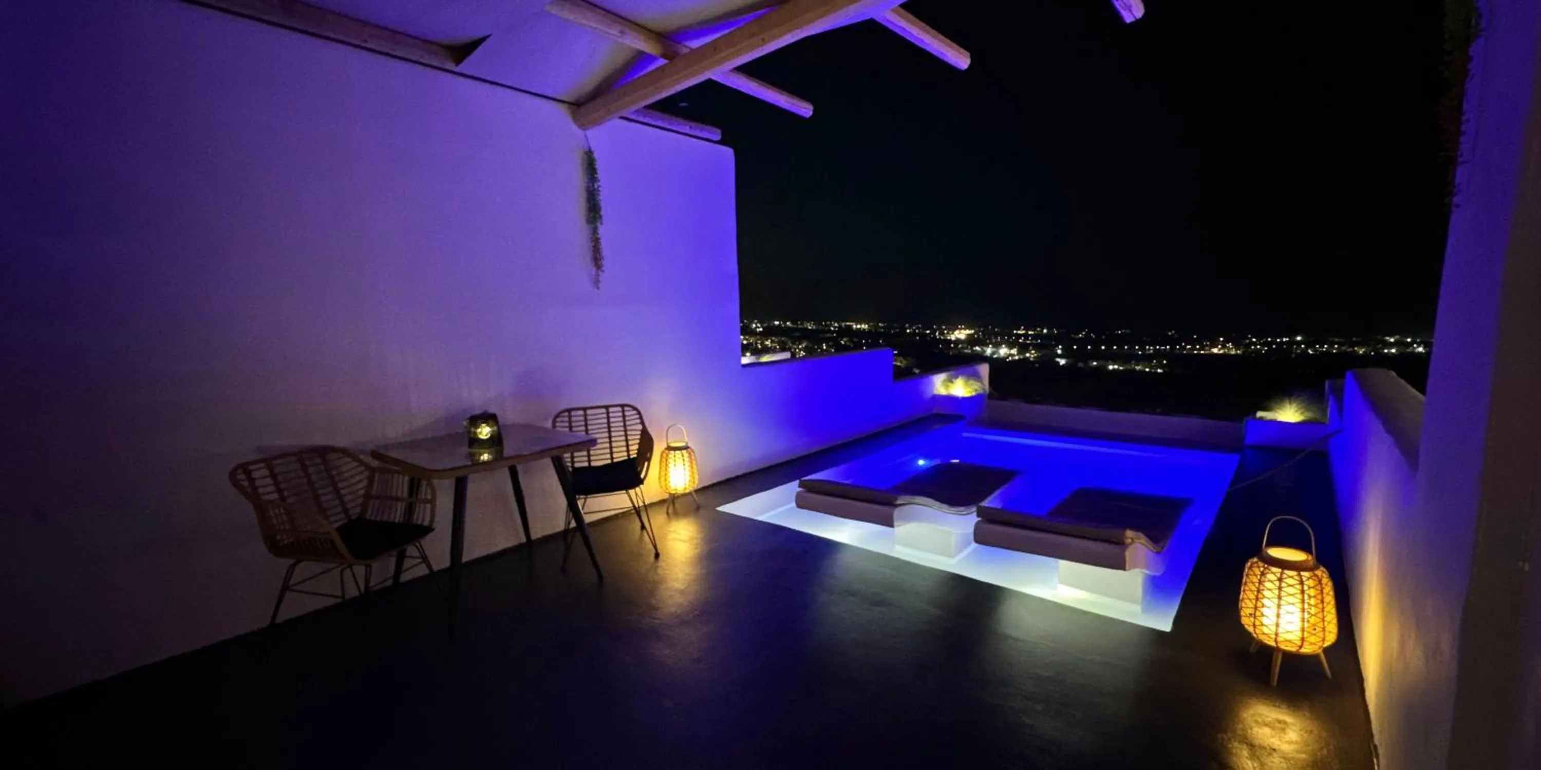 Night in Salida Del Sol Santorini