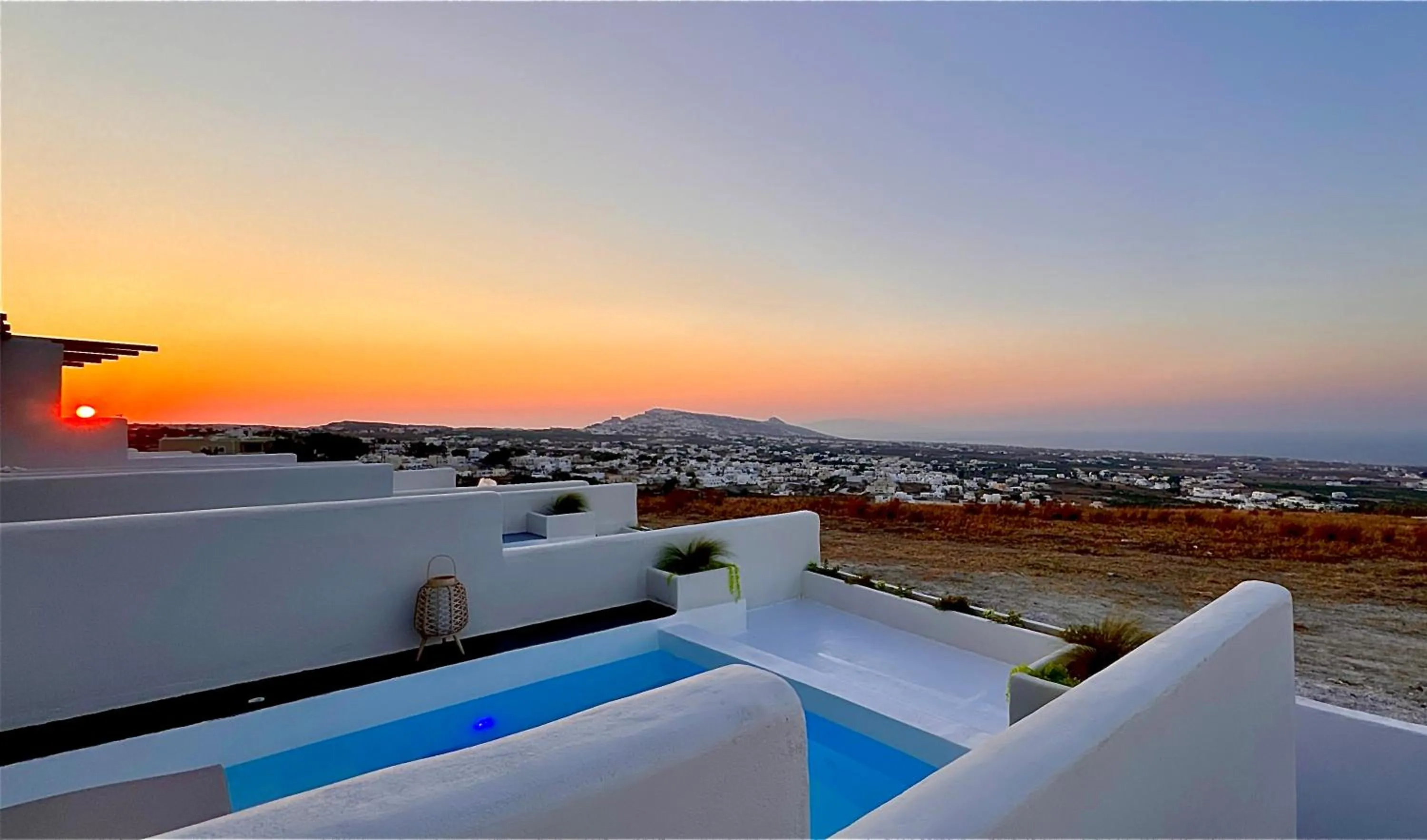 Nearby landmark in Salida Del Sol Santorini