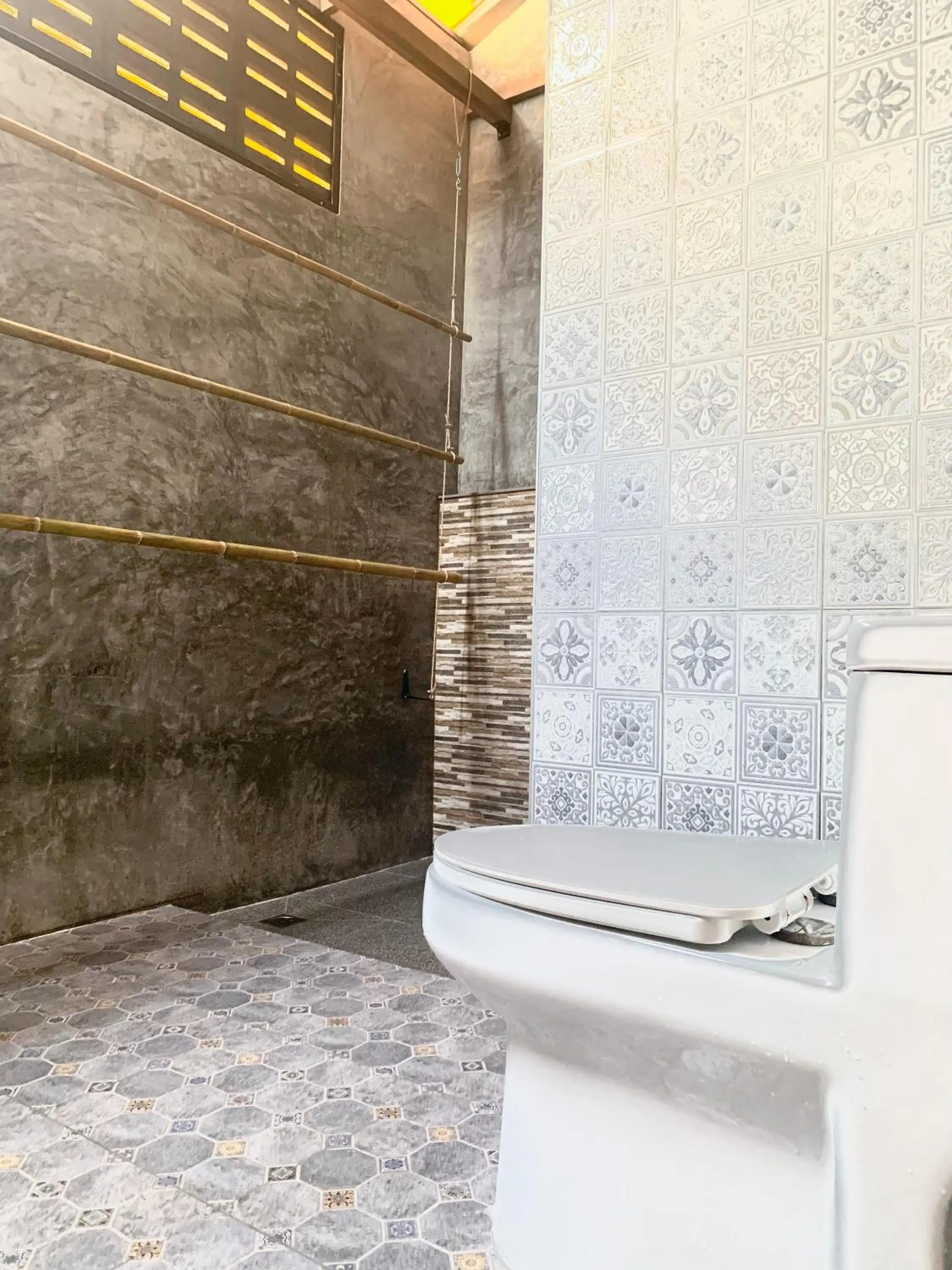 Bathroom in Forest Bungalows & Mama's Restaurant