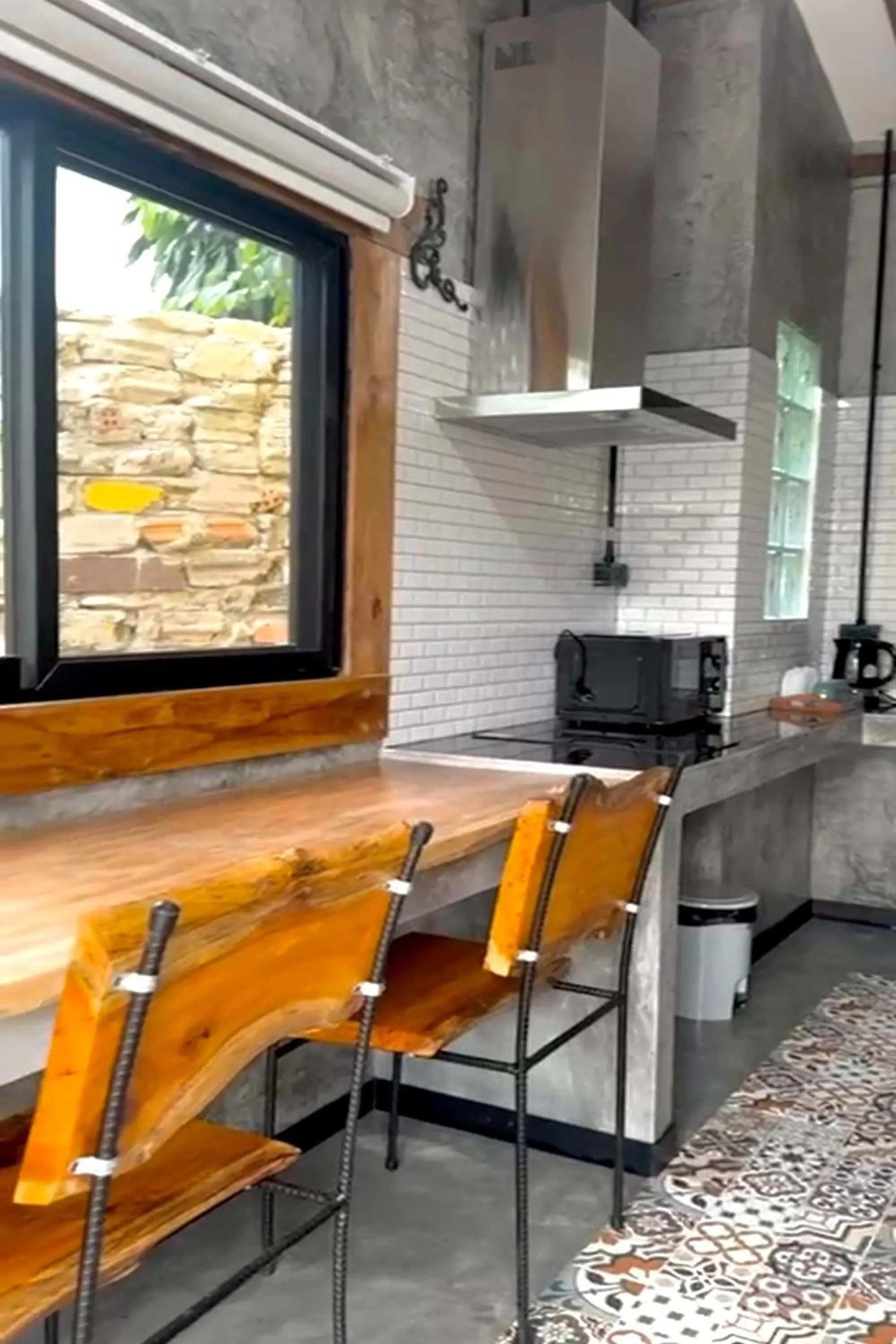 Area and facilities in Forest Bungalows & Mama's Restaurant