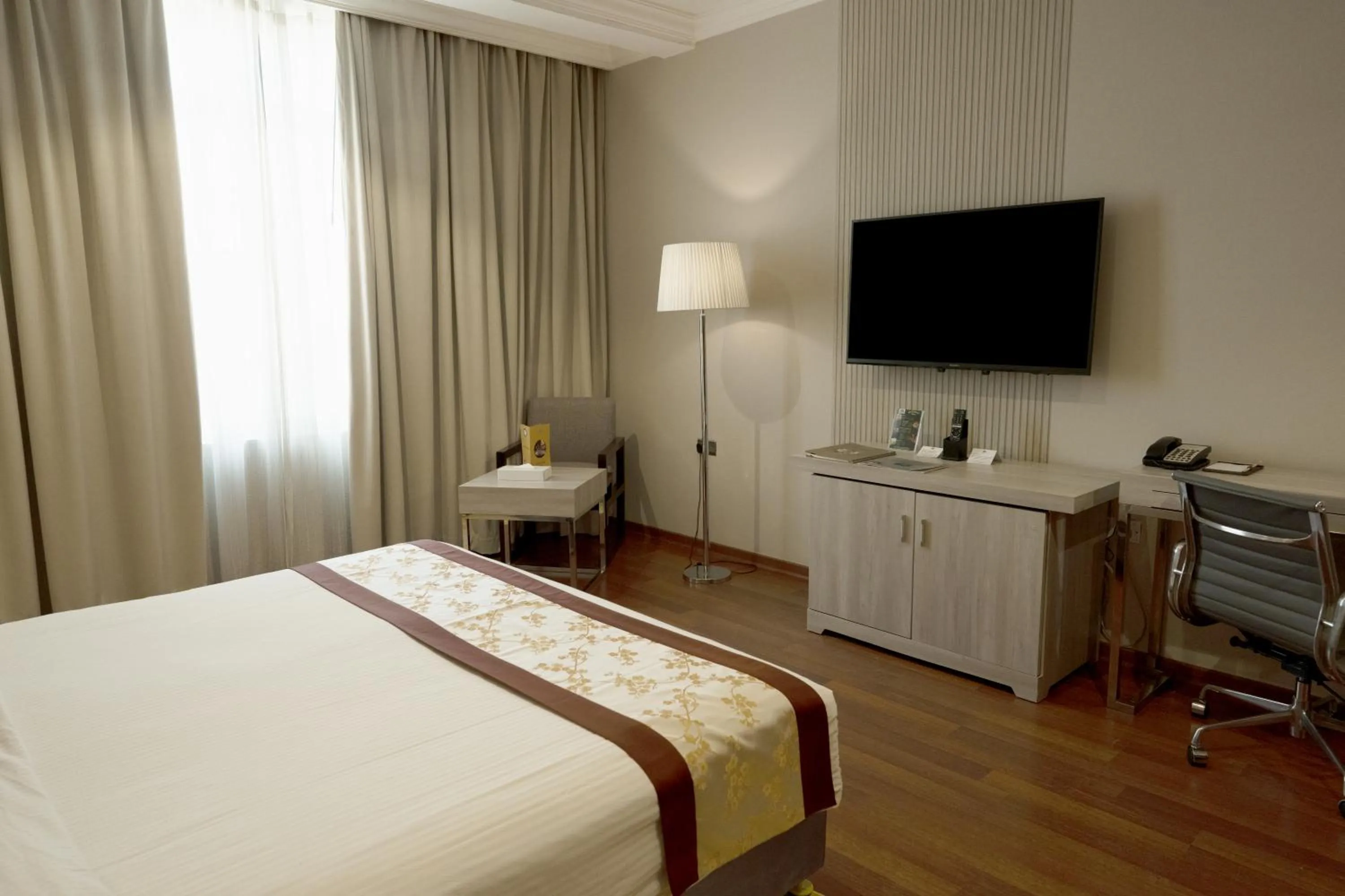 View (from property/room), Bed in City Tower Hotel