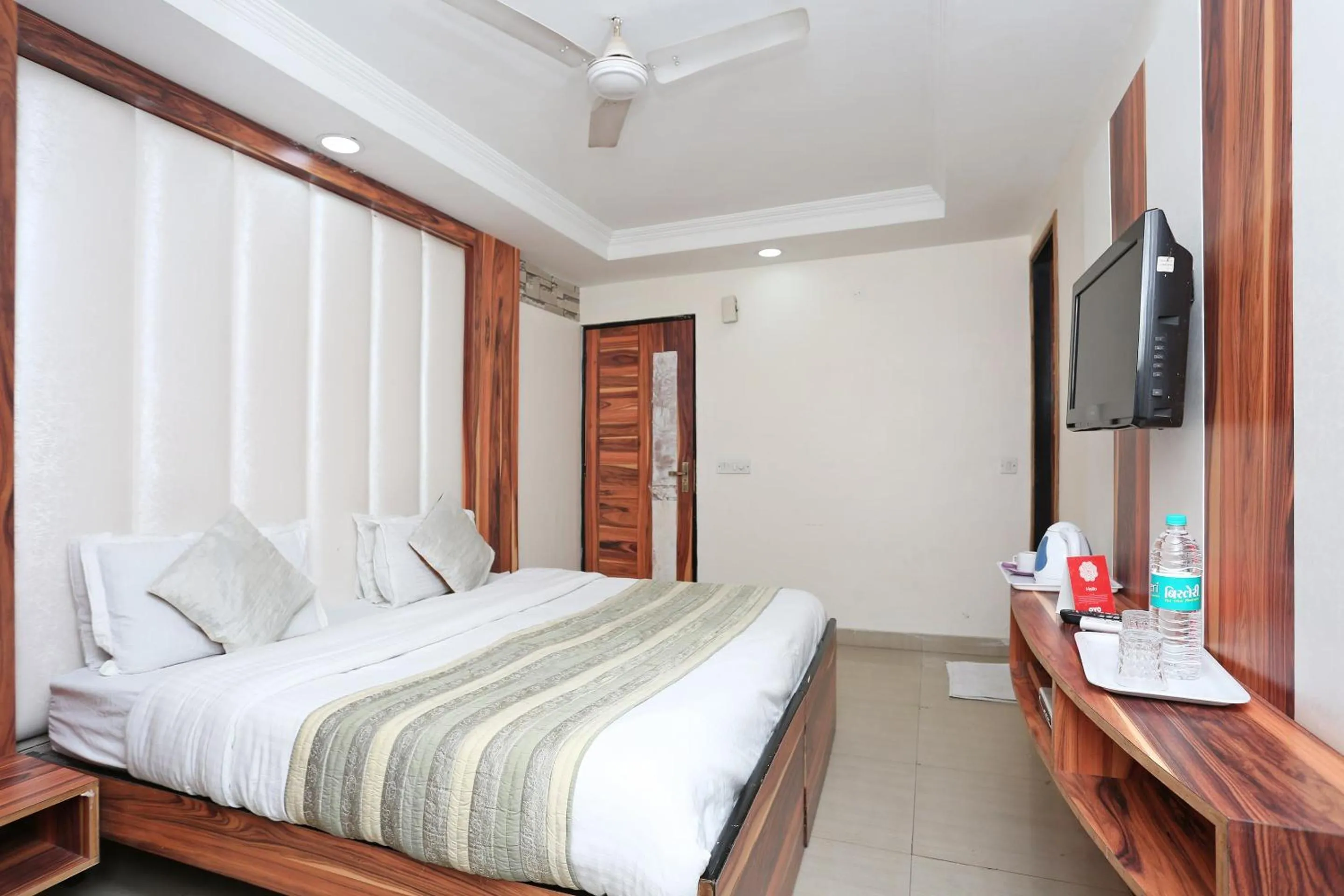 Lobby or reception, Bed in Hotel O F FIVE