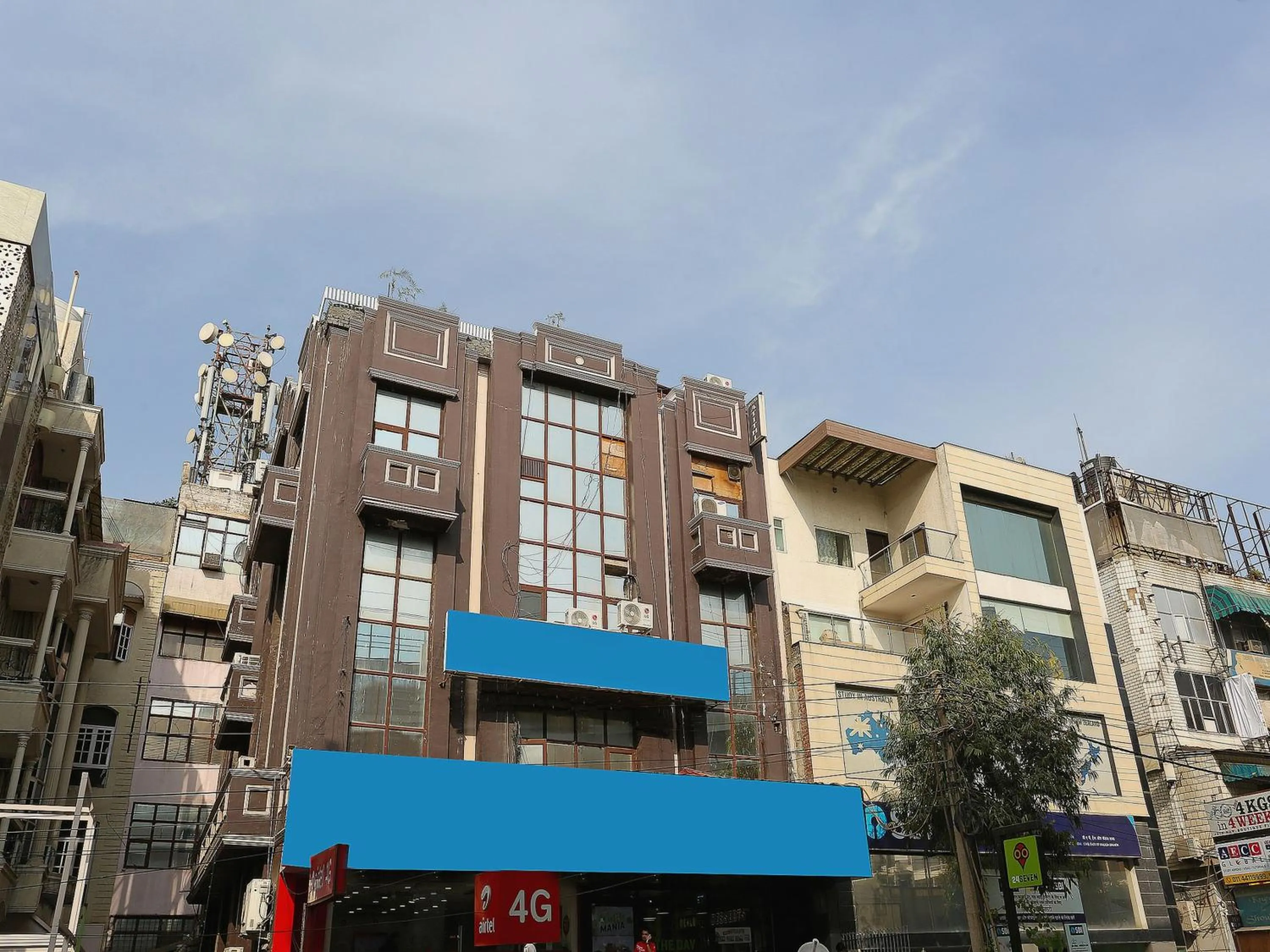 Facade/entrance in Hotel O F FIVE