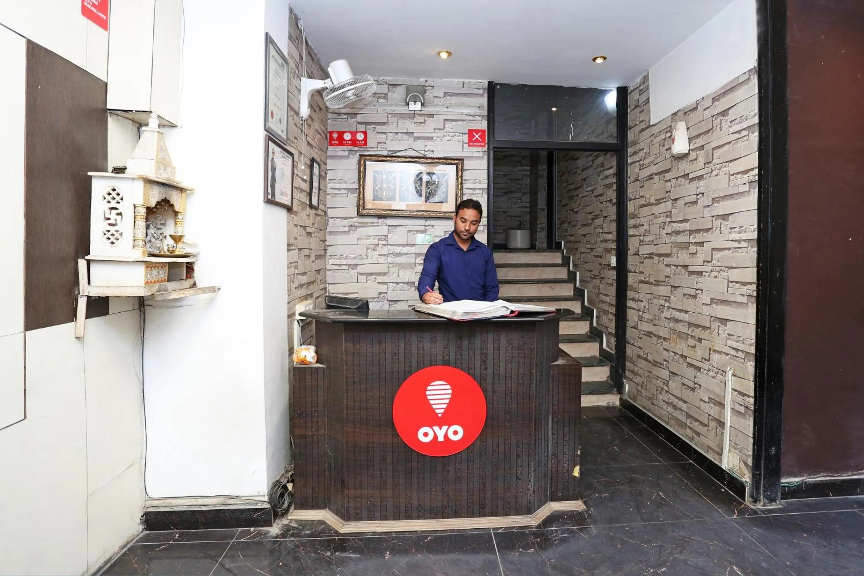 Lobby or reception in Hotel O F FIVE