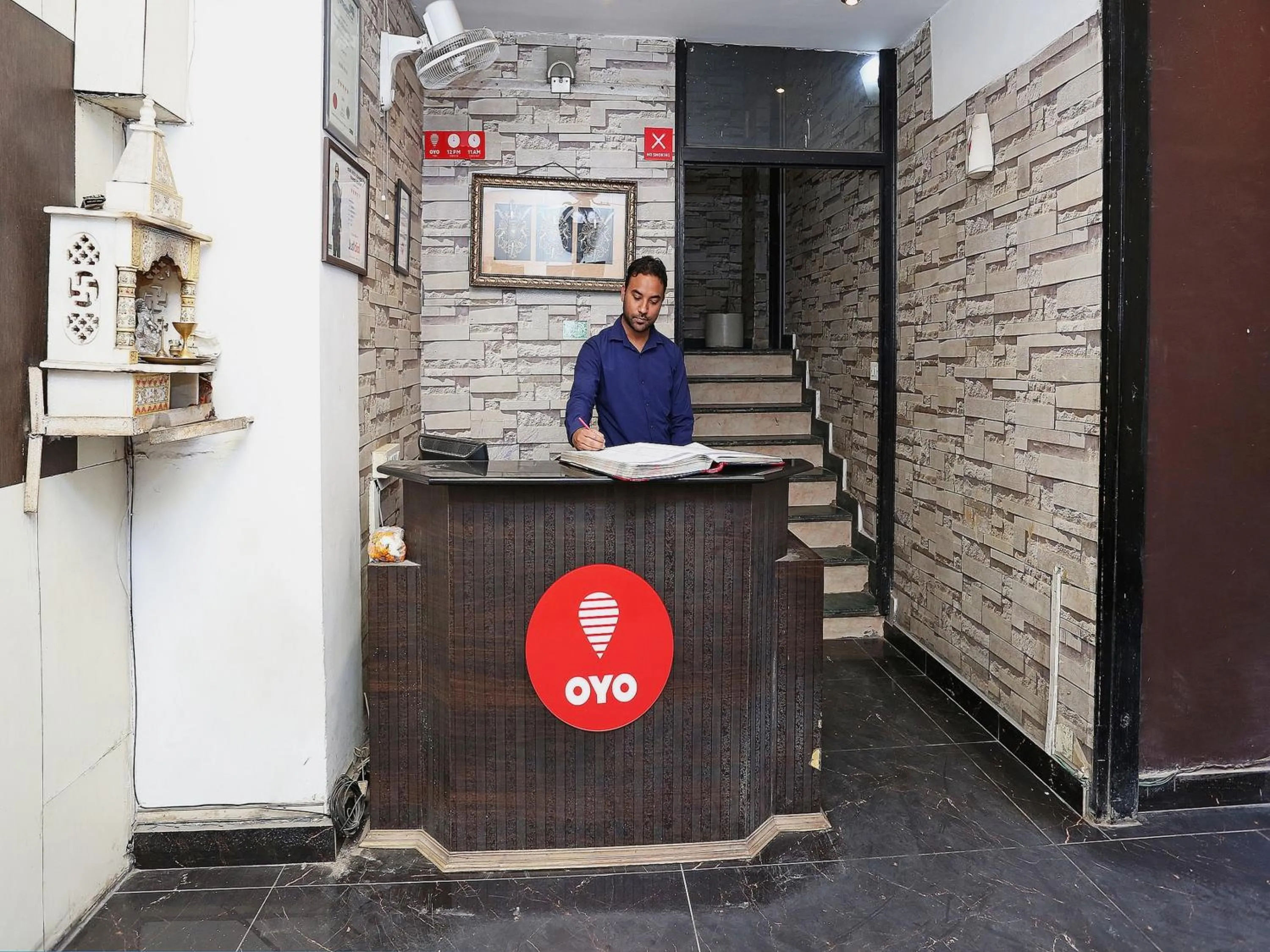 Lobby or reception in Hotel O F FIVE