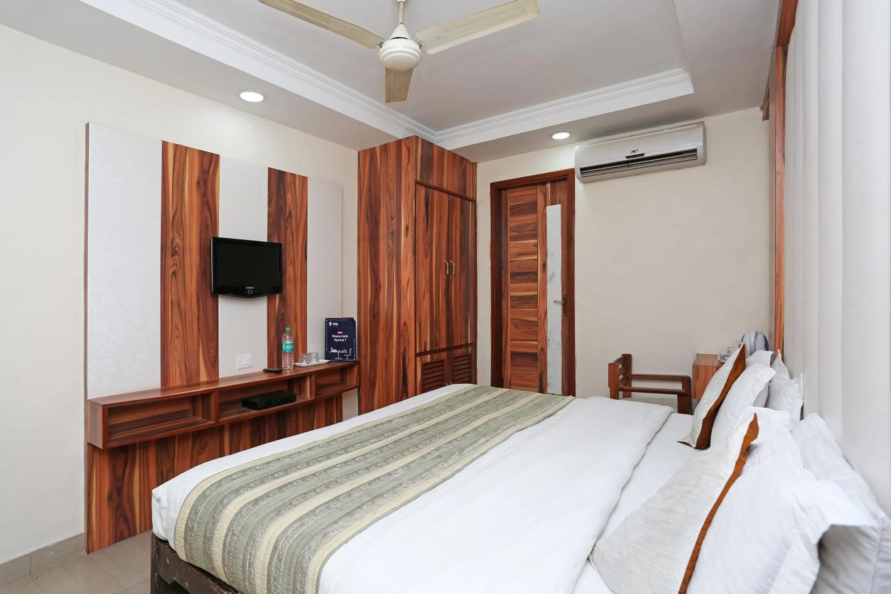 Bedroom, Bed in Hotel O F FIVE