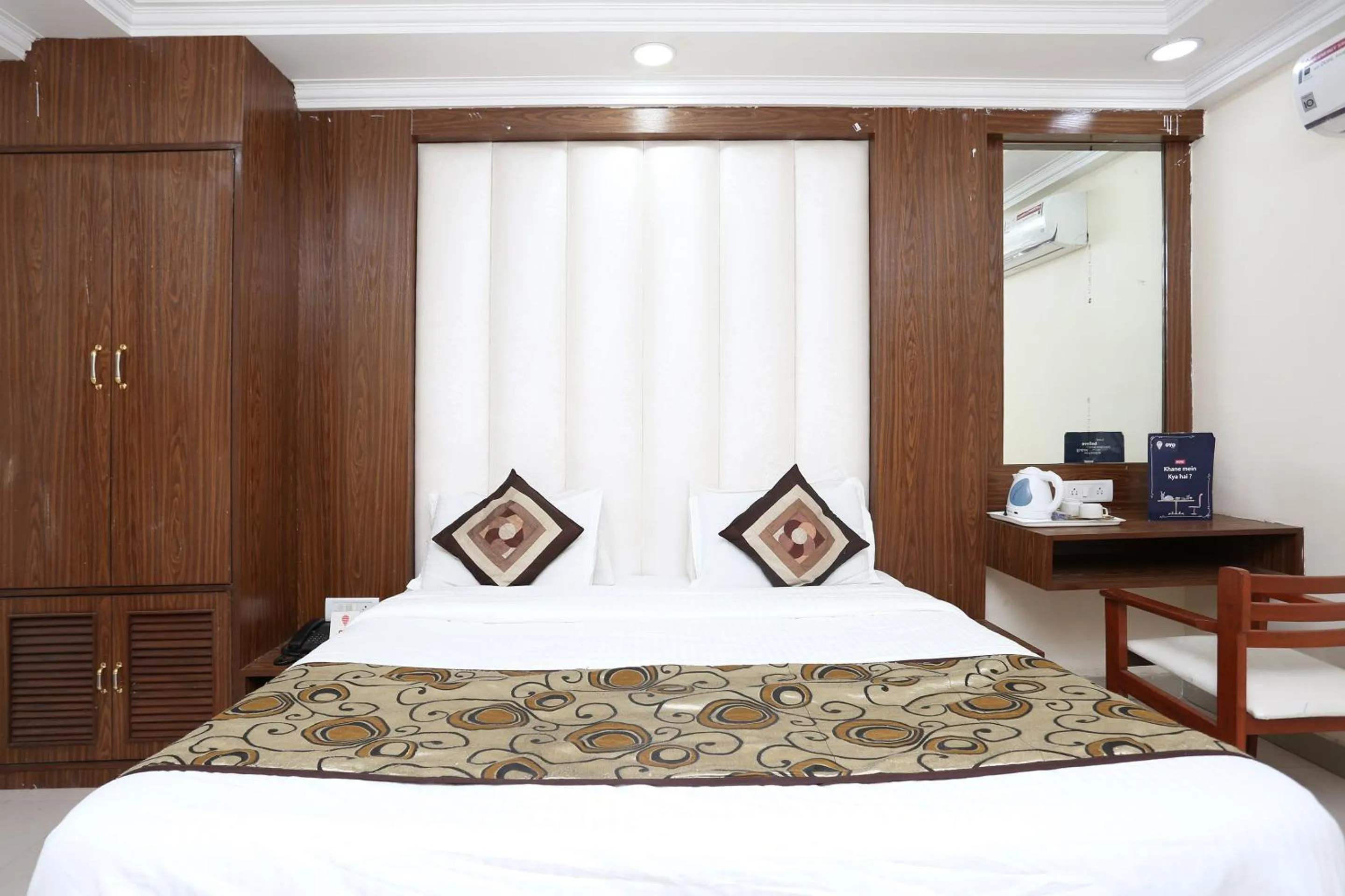 Bedroom, Bed in Hotel O F FIVE