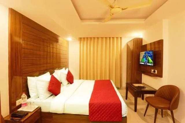 Bedroom, Bed in Airport Hotel Chanakya