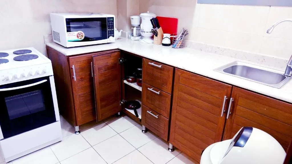 Hotel Leaders Plaza Salmiya