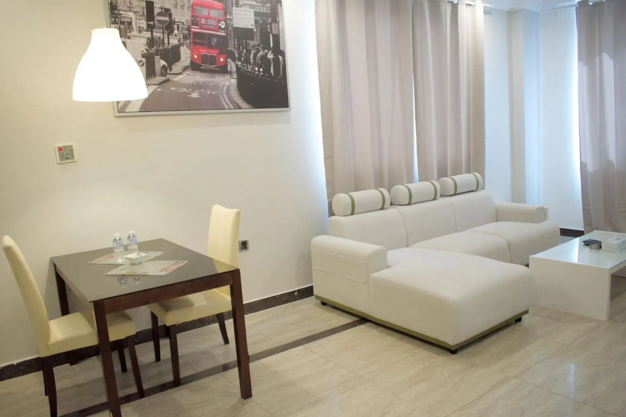 Junior Suite in Hotel Leaders Plaza Salmiya Junior Suite in Hotel Leaders Plaza Salmiya